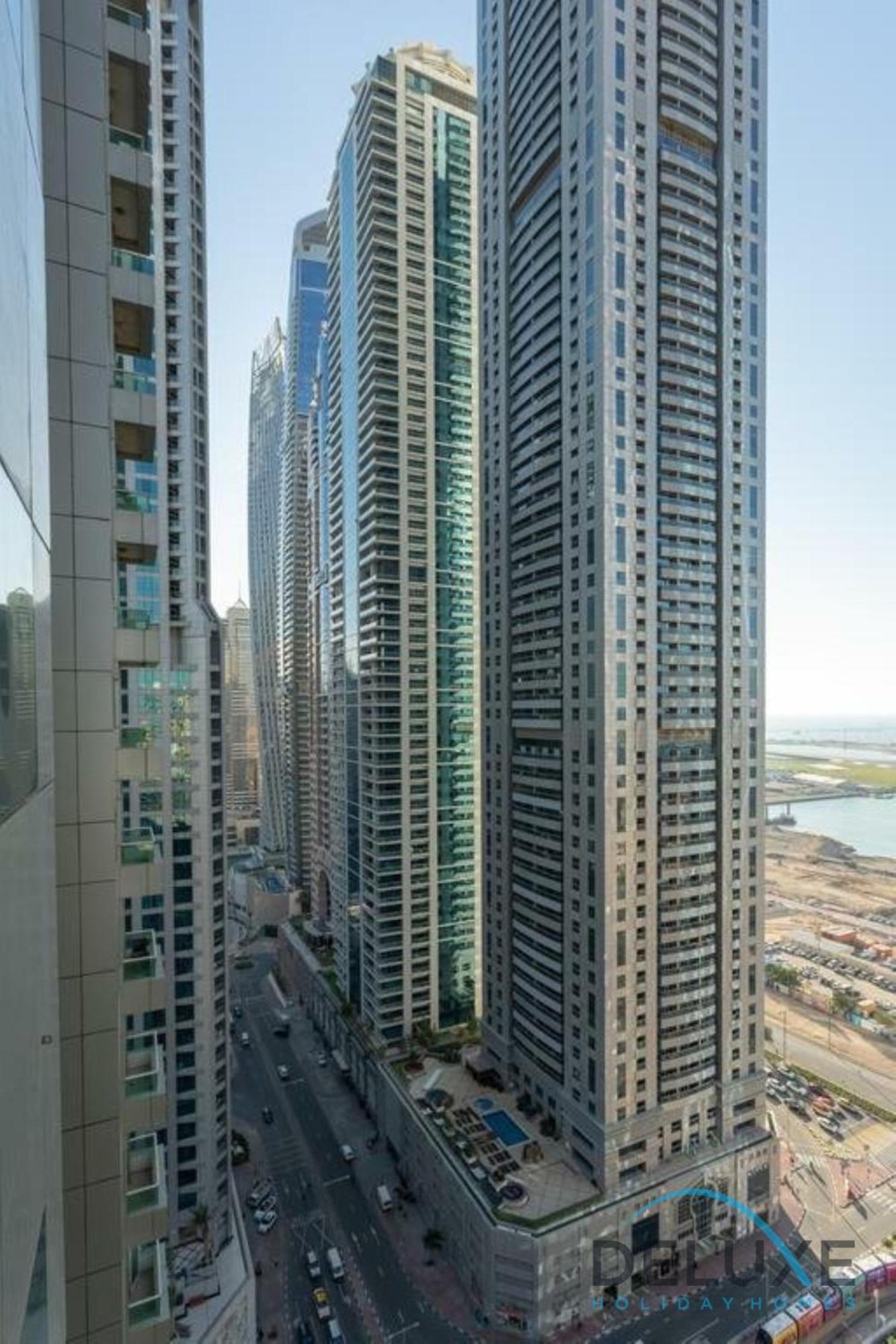 Sophisticated 1br In Marina Pinnacle, Marina By Deluxe Homes Apartment
