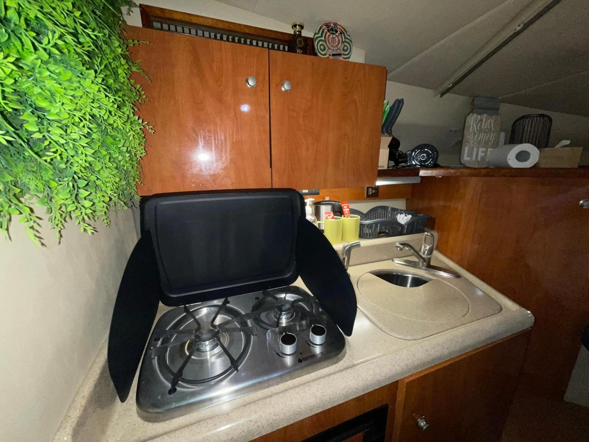 Botel Yacht Boat 2 Beds 1 Bath Eye Marina Jbr