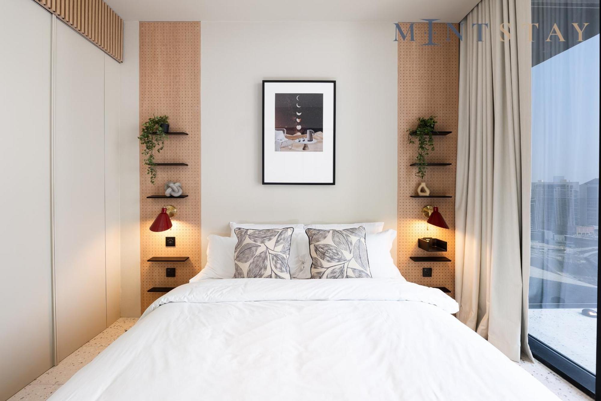 Upside Living, Burj Khalifa View, Business Bay - Mint * Dubai
