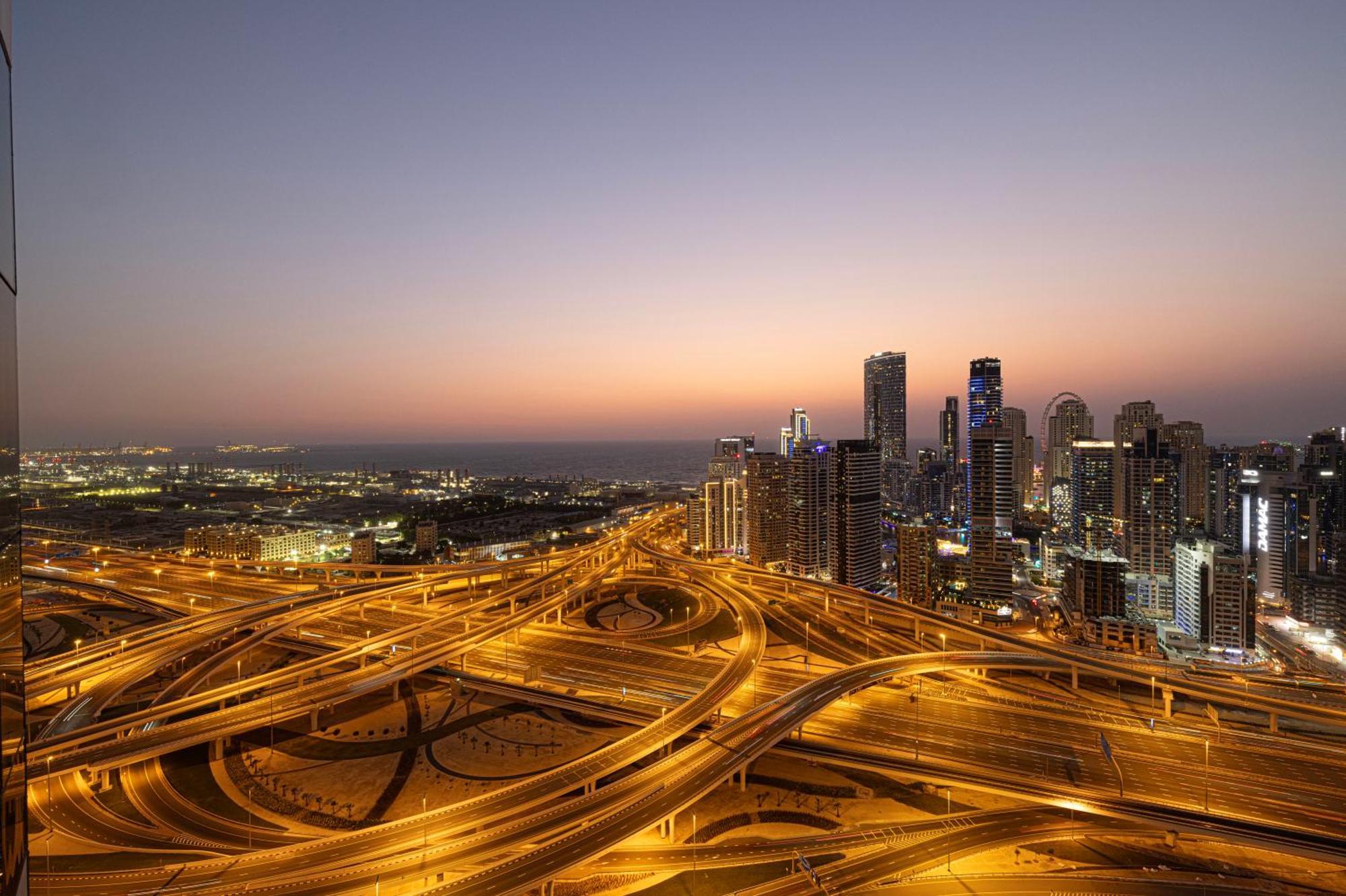 Stunning Panoramic Sea & Marina Skyline View