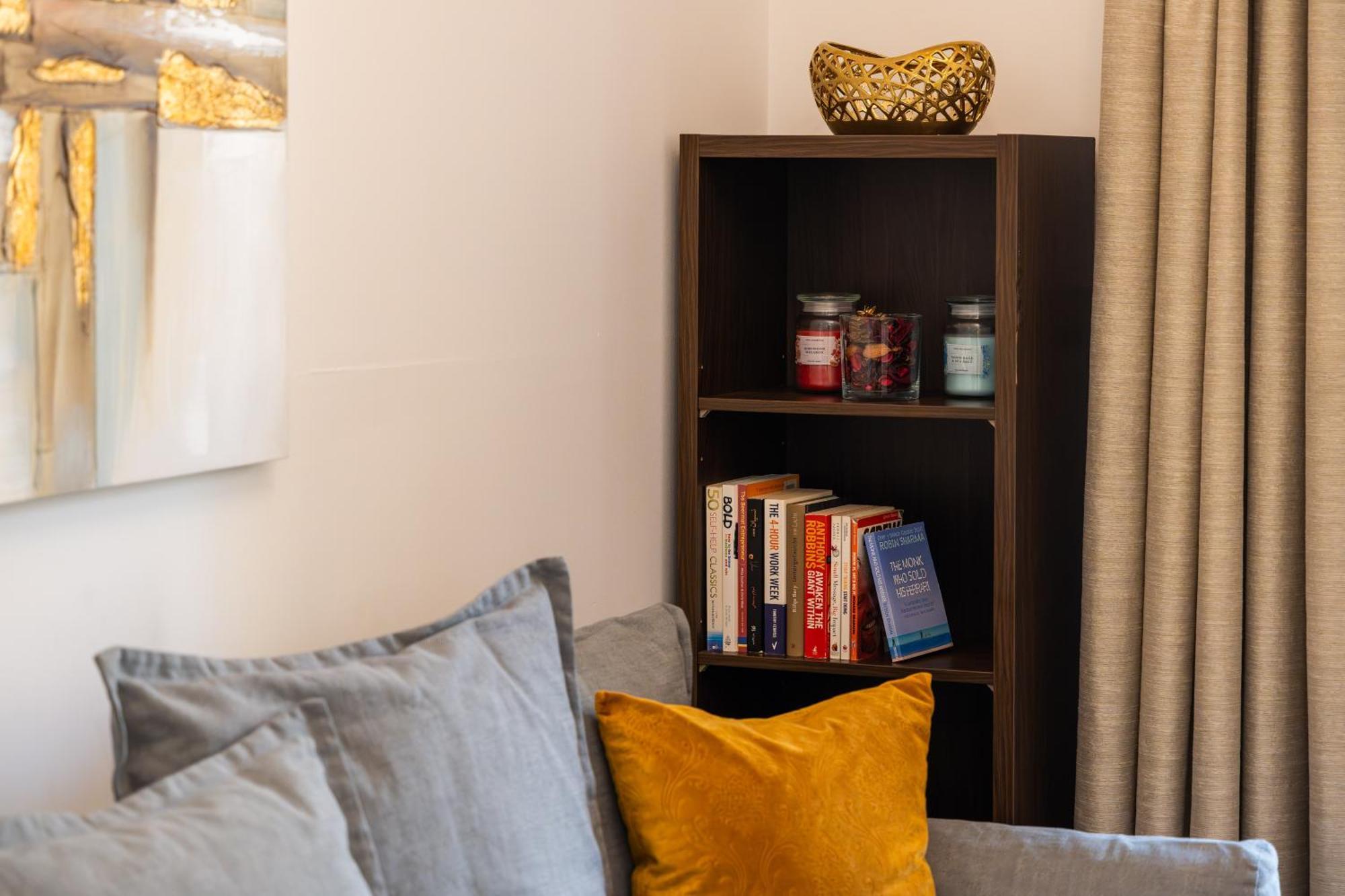 La Buena Vida Homes - Modern, Luxe & Spacious 4-bed, Full Kitchen, Near To Beach, Tram & Marina Dubai
