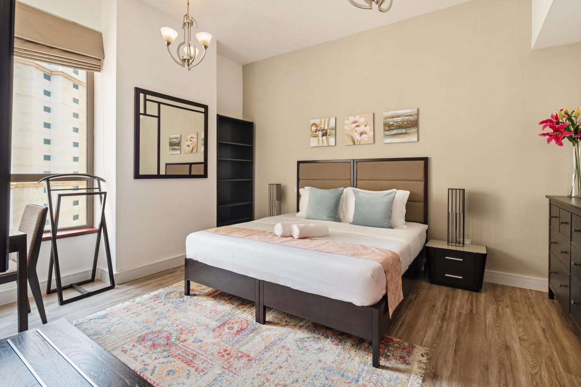La Buena Vida Homes - Modern, Luxe & Spacious 4-bed, Full Kitchen, Near To Beach, Tram & Marina * Dubai