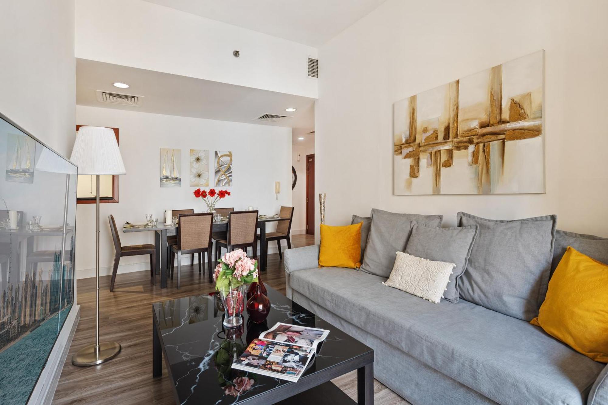 La Buena Vida Homes - Modern, Luxe & Spacious 4-bed, Full Kitchen, Near To Beach, Tram & Marina Apartment