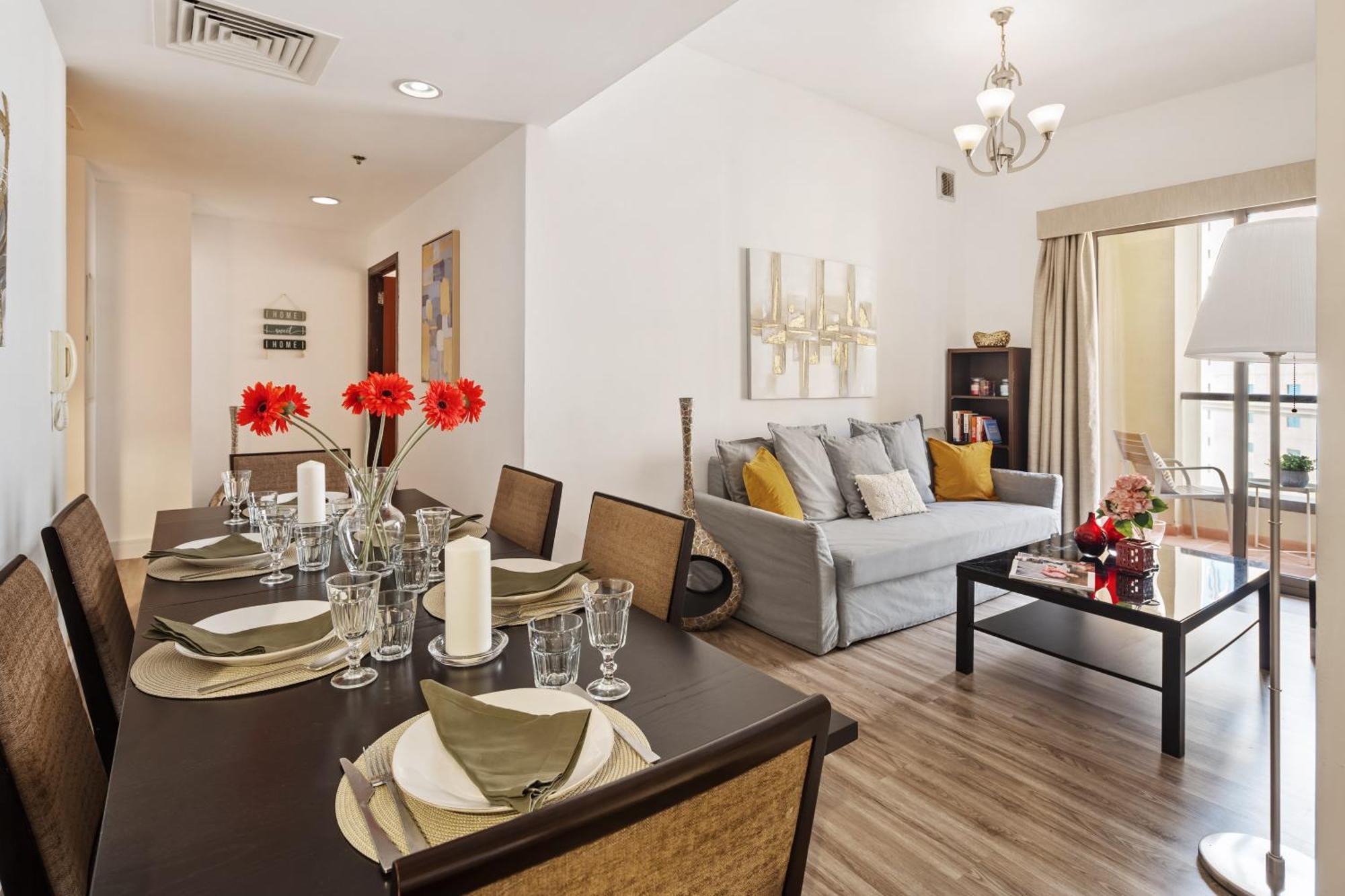 Apartment La Buena Vida Homes - Modern, Luxe & Spacious 4-bed, Full Kitchen, Near To Beach, Tram & Marina *