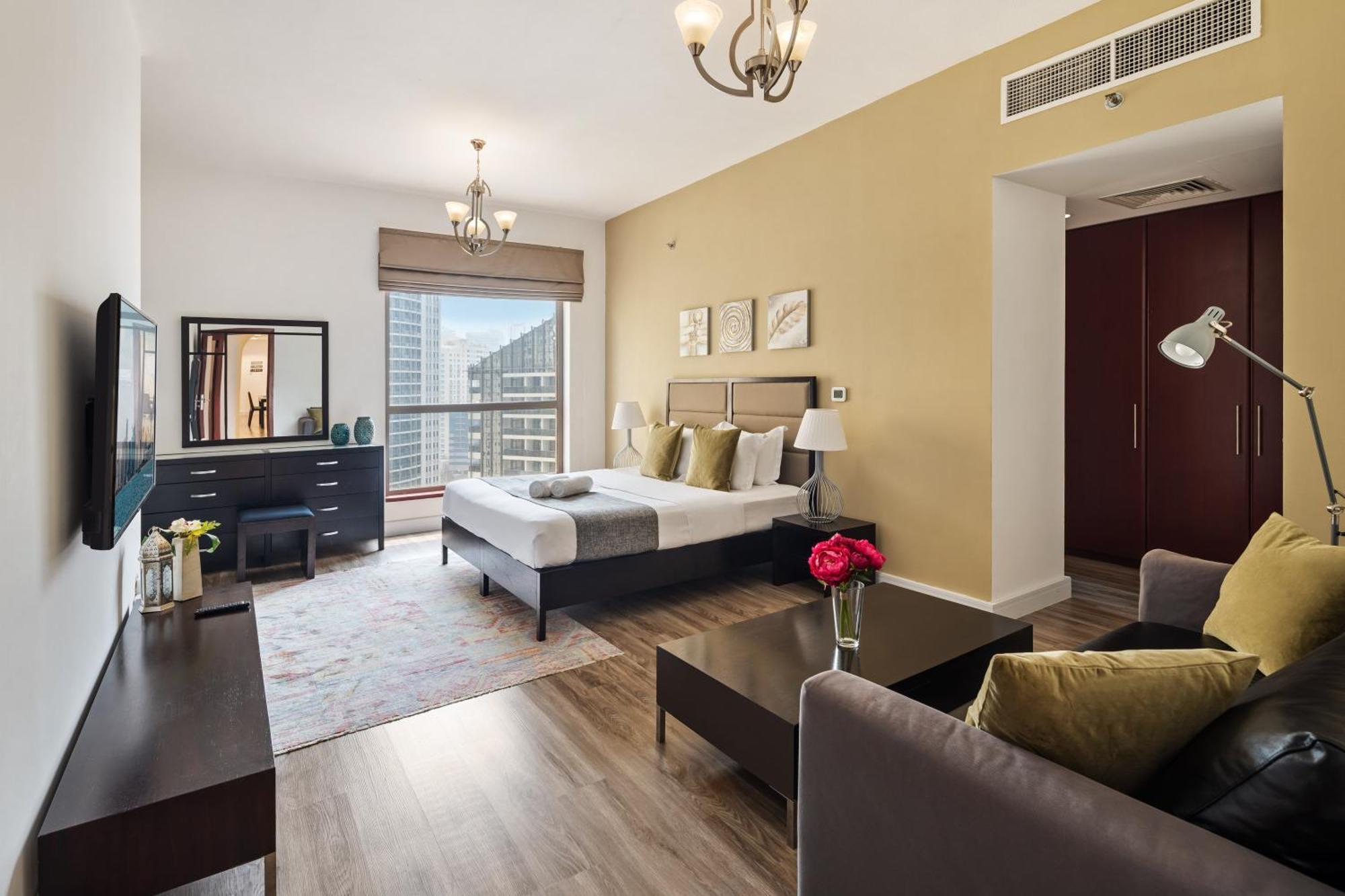 La Buena Vida Homes - Modern, Luxe & Spacious 4-bed, Full Kitchen, Near To Beach, Tram & Marina Apartment Dubai