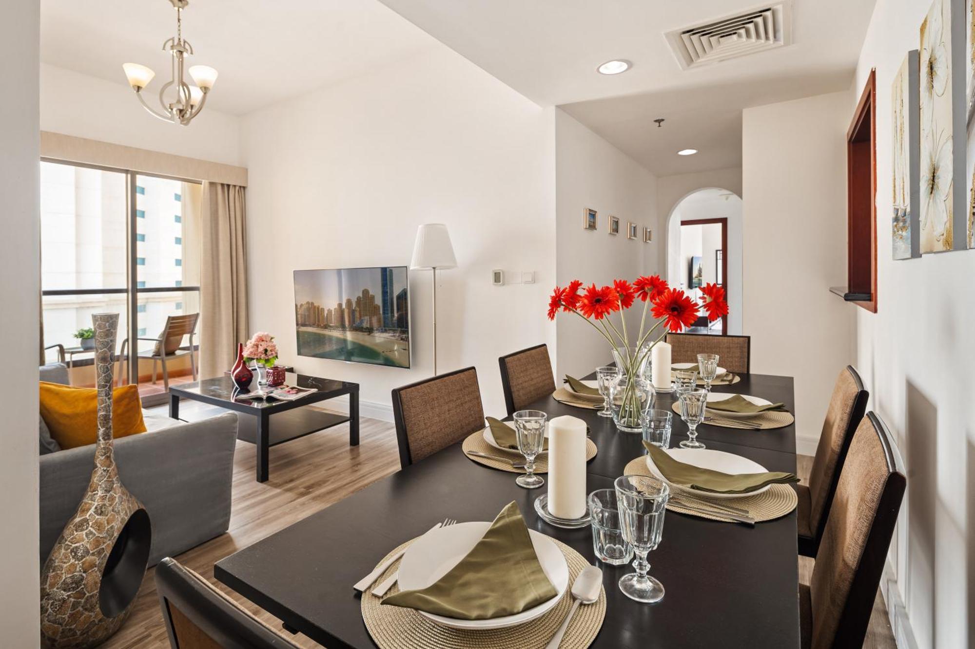 La Buena Vida Homes - Modern, Luxe & Spacious 4-bed, Full Kitchen, Near To Beach, Tram & Marina Apartment *