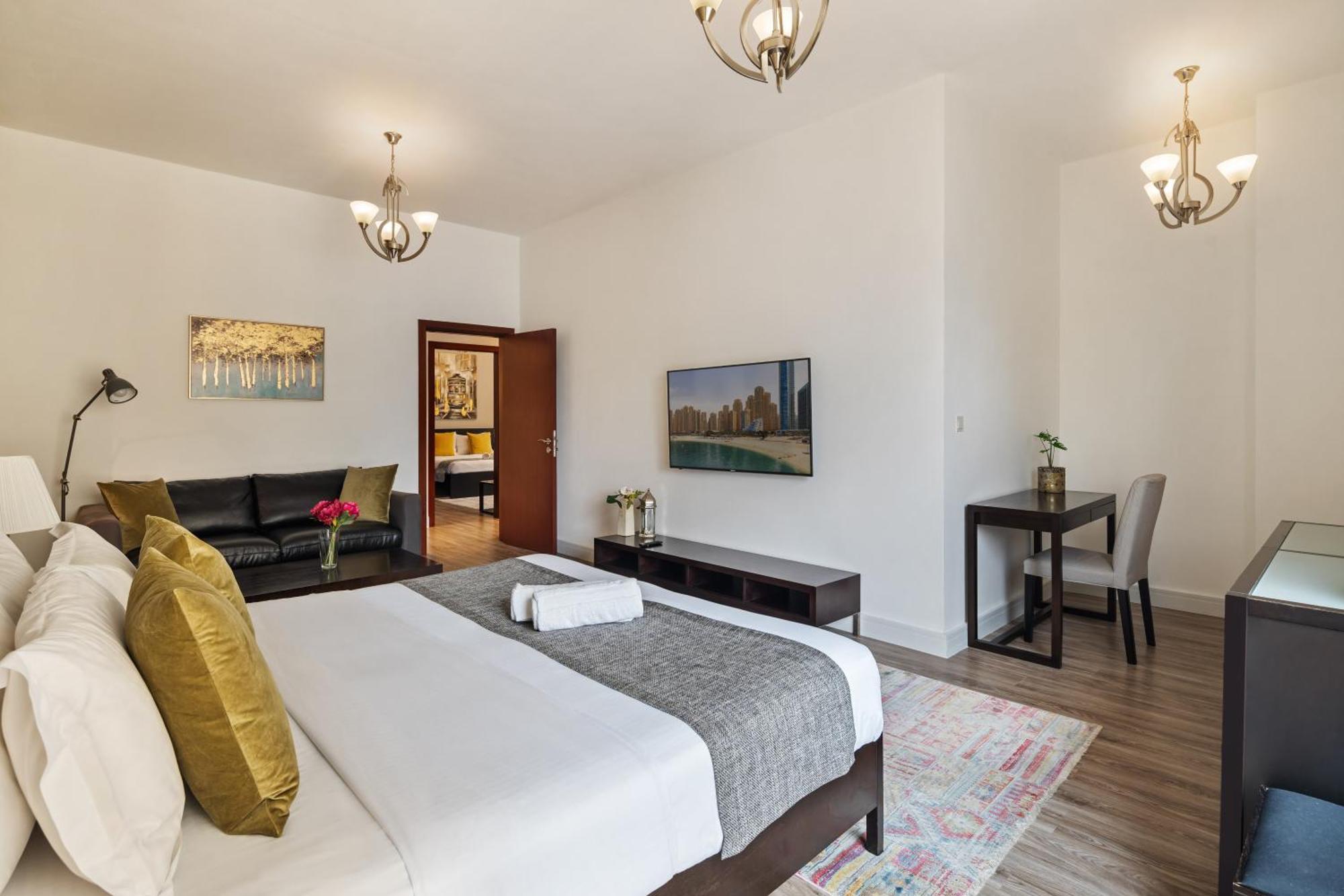 La Buena Vida Homes - Modern, Luxe & Spacious 4-bed, Full Kitchen, Near To Beach, Tram & Marina Dubai