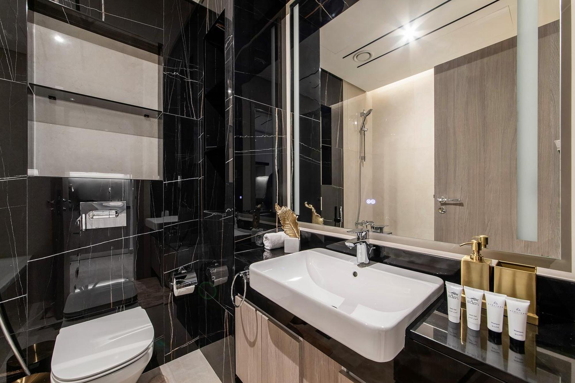 In Me Do Re Jumeirah Towers Apartment