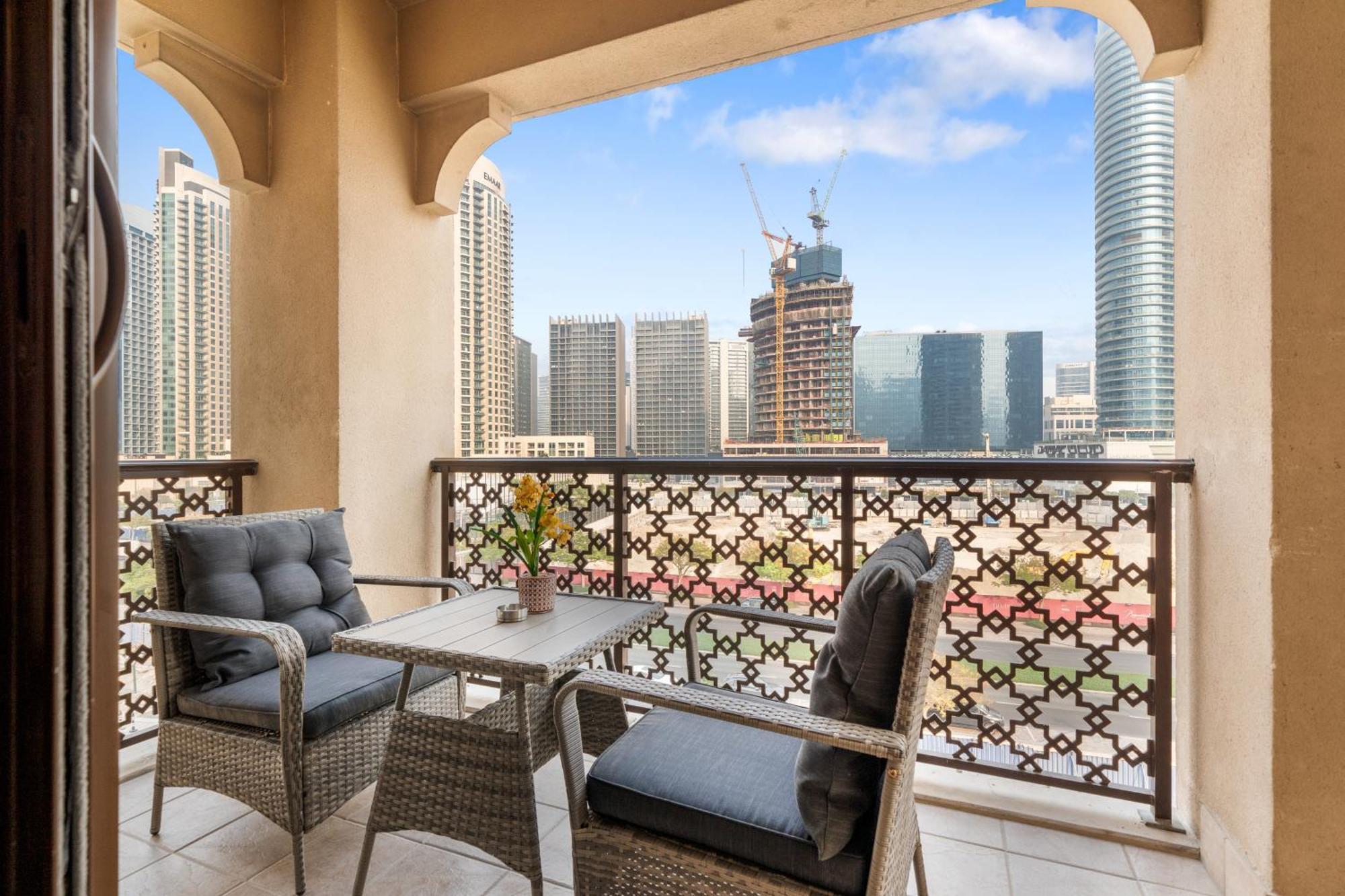 Luxurious Near Burj Khalifa, Free Parking * Dubai