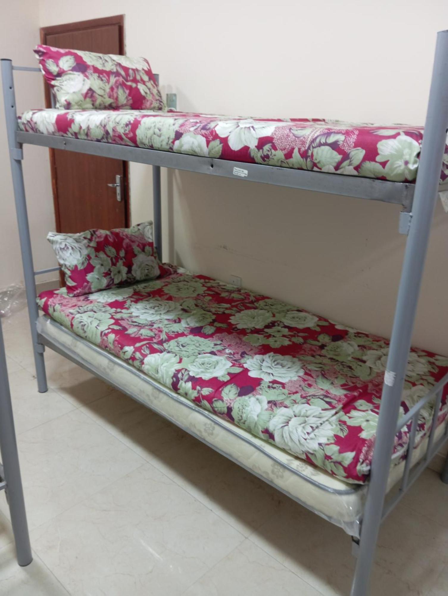 Place For Male Sharing Apartment *
