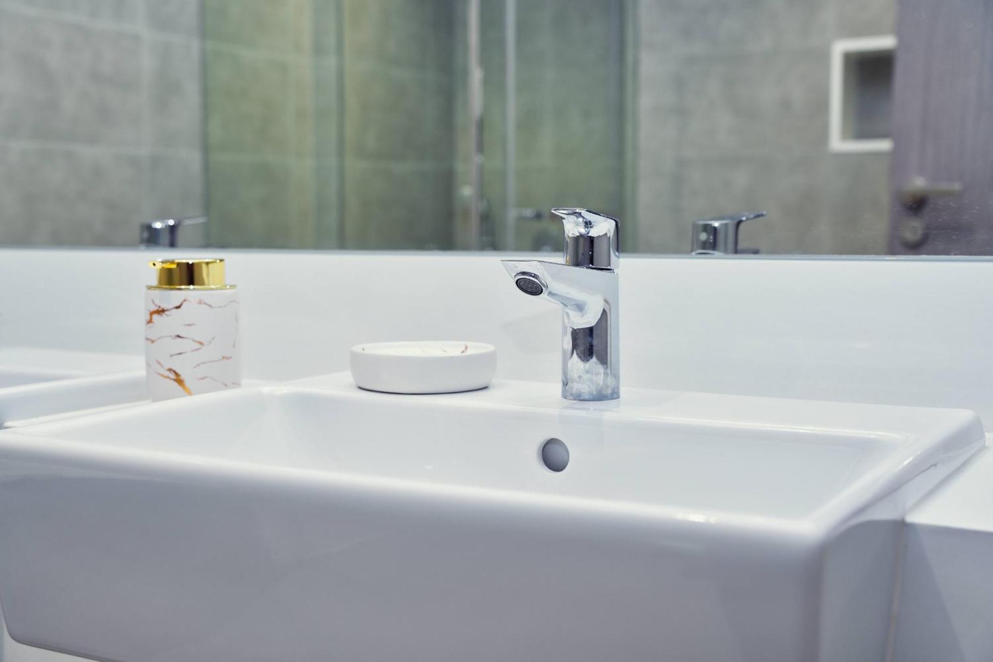 Apartment Royal Maison's Premium 2br Lagoon Views In District One *