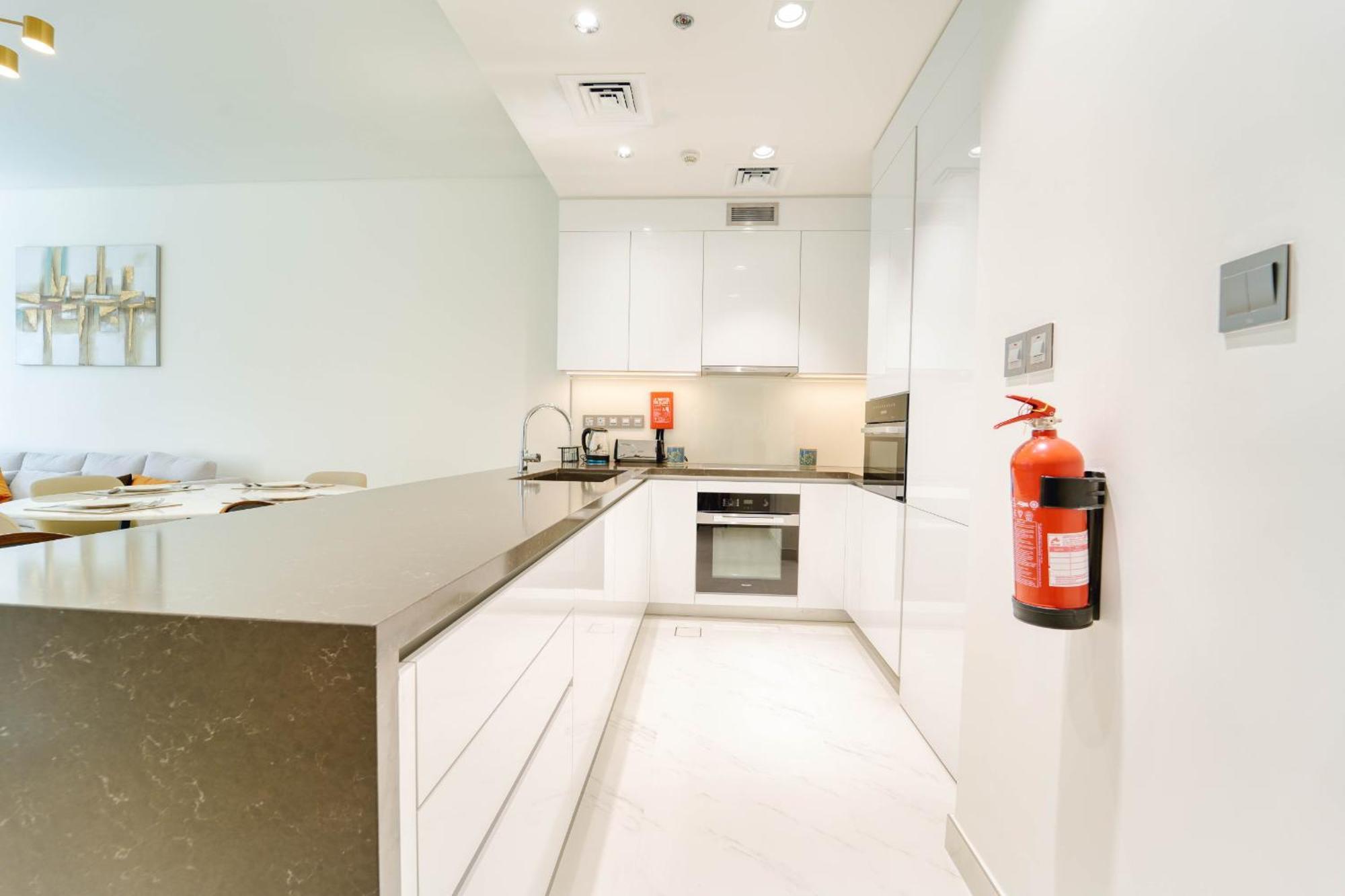 Royal Maison's Premium 2br Lagoon Views In District One Dubai