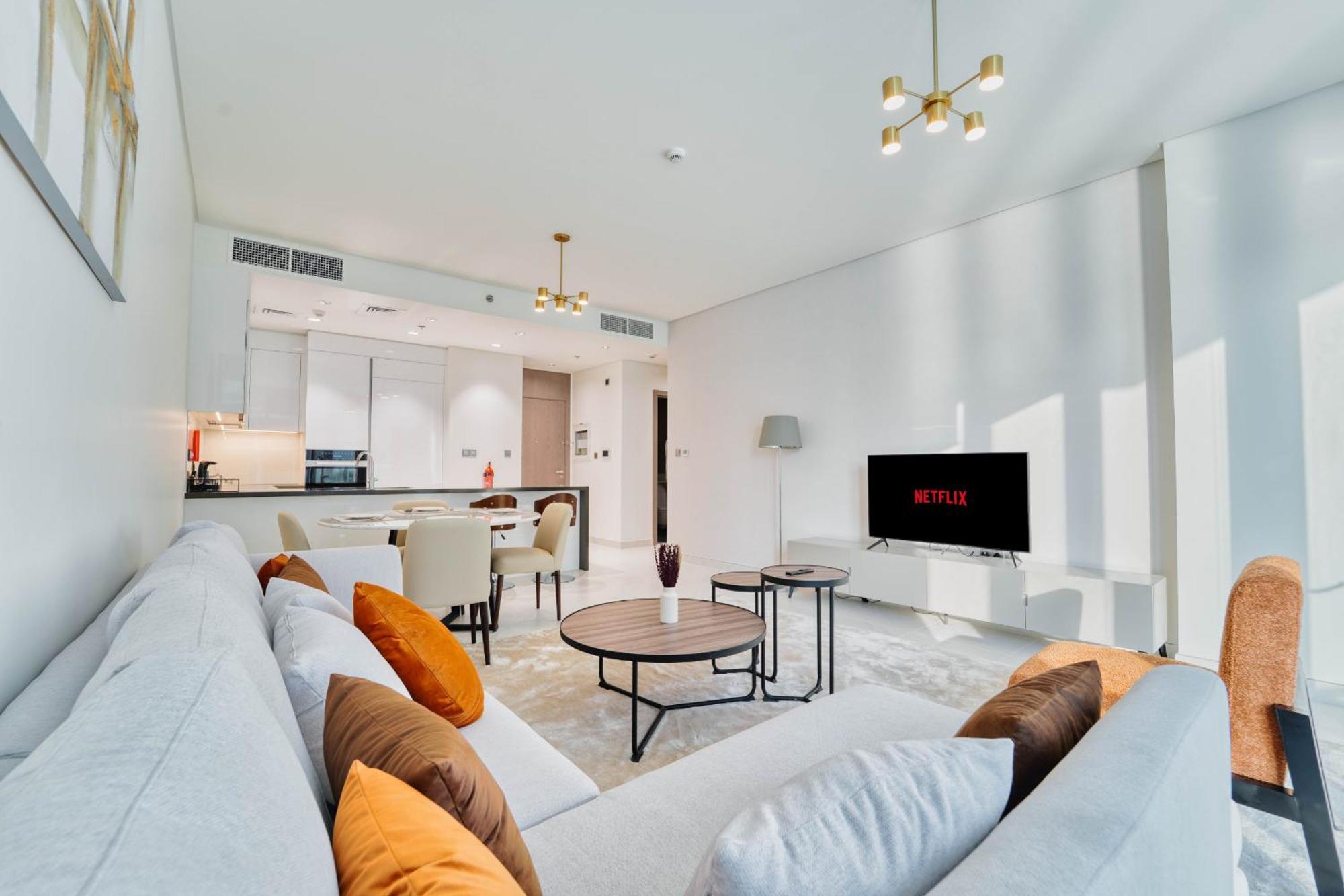 Royal Maison's Premium 2br Lagoon Views In District One Apartment *