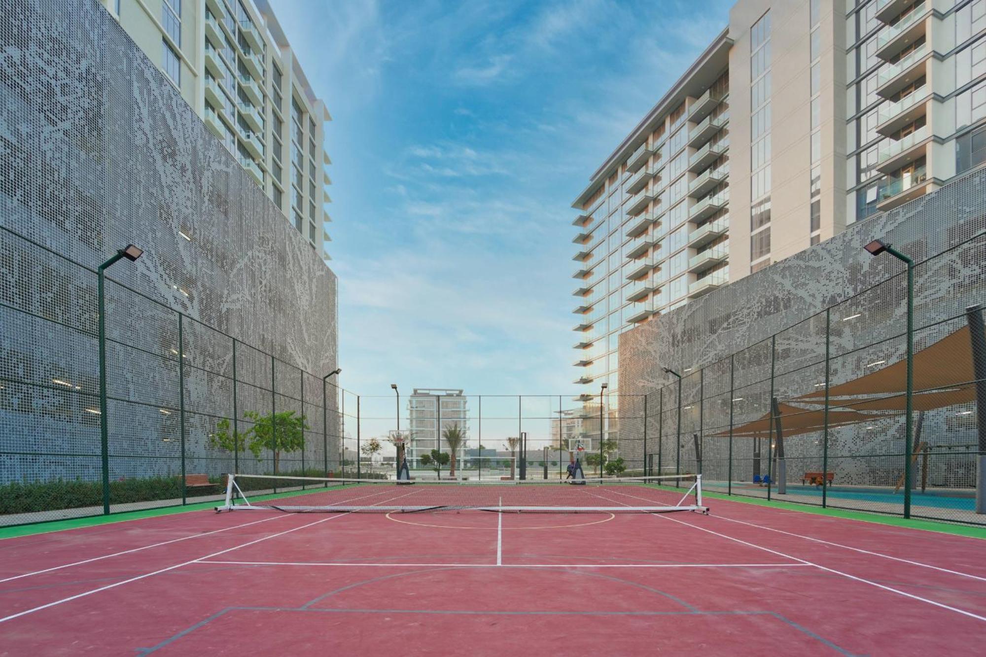 Royal Maison's Premium 2br Lagoon Views In District One Apartment Dubai
