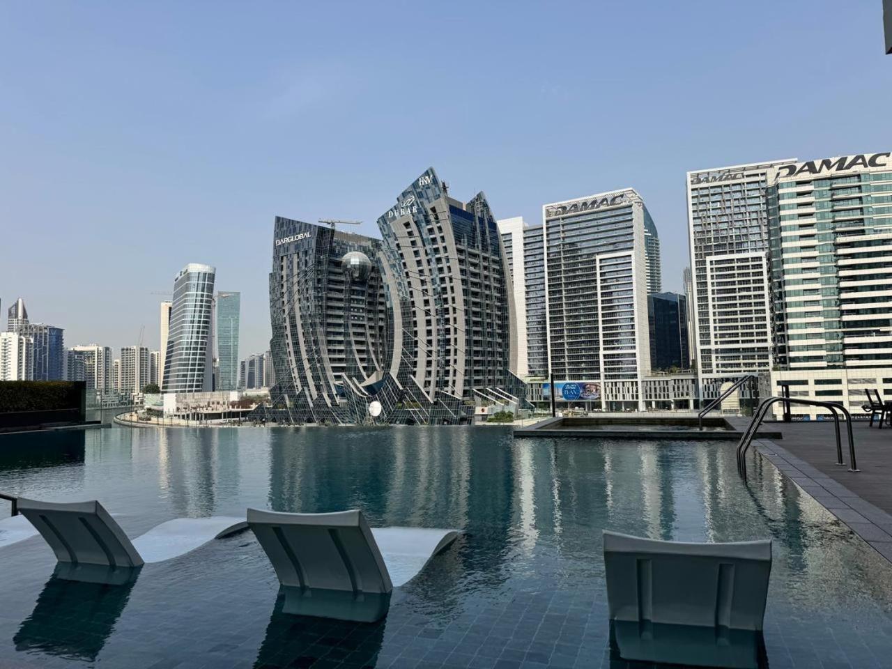 1 Bedroom With Canal View - 15 Northside Apartment Dubai