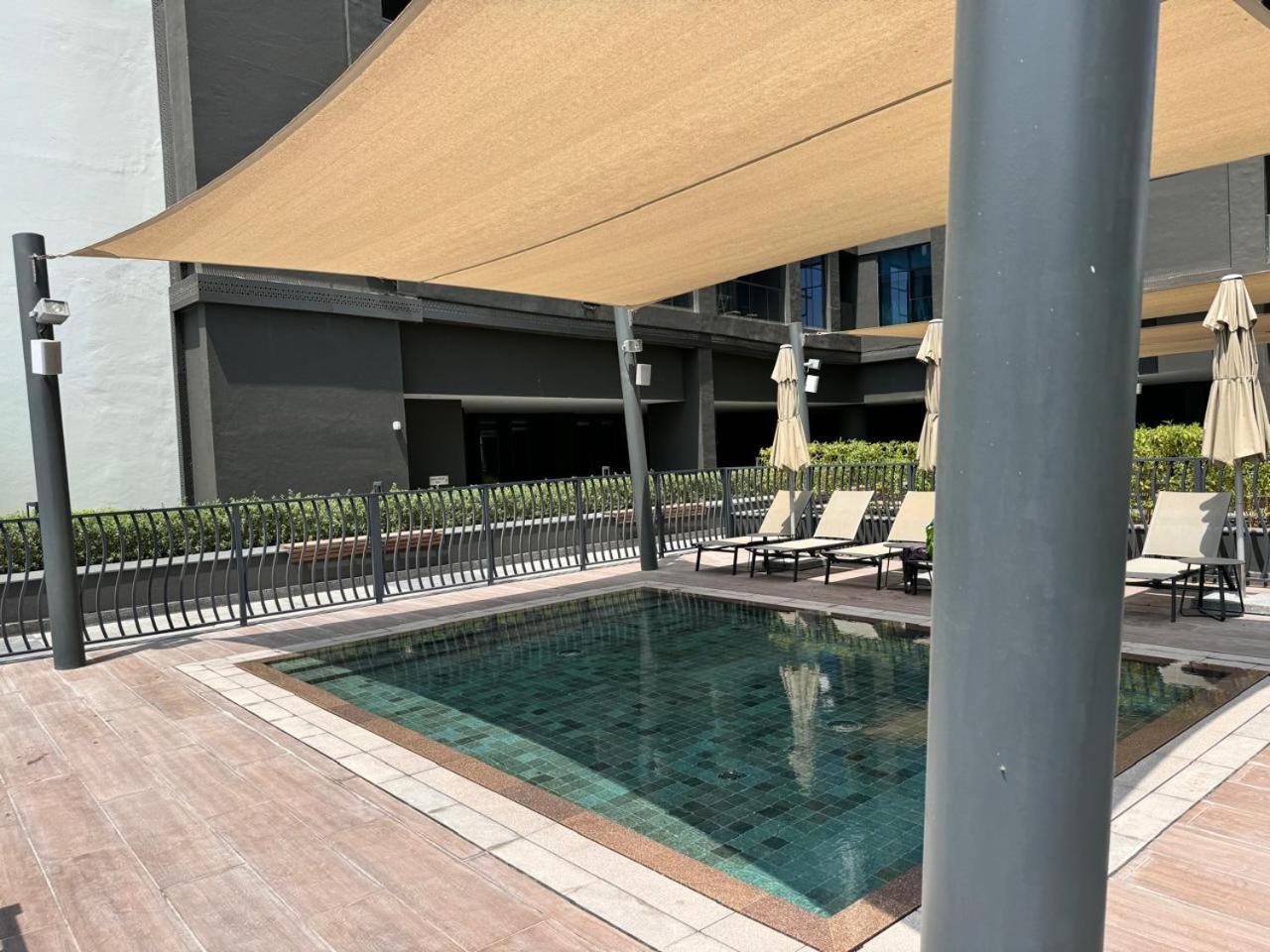 1 Bedroom With Canal View - 15 Northside *