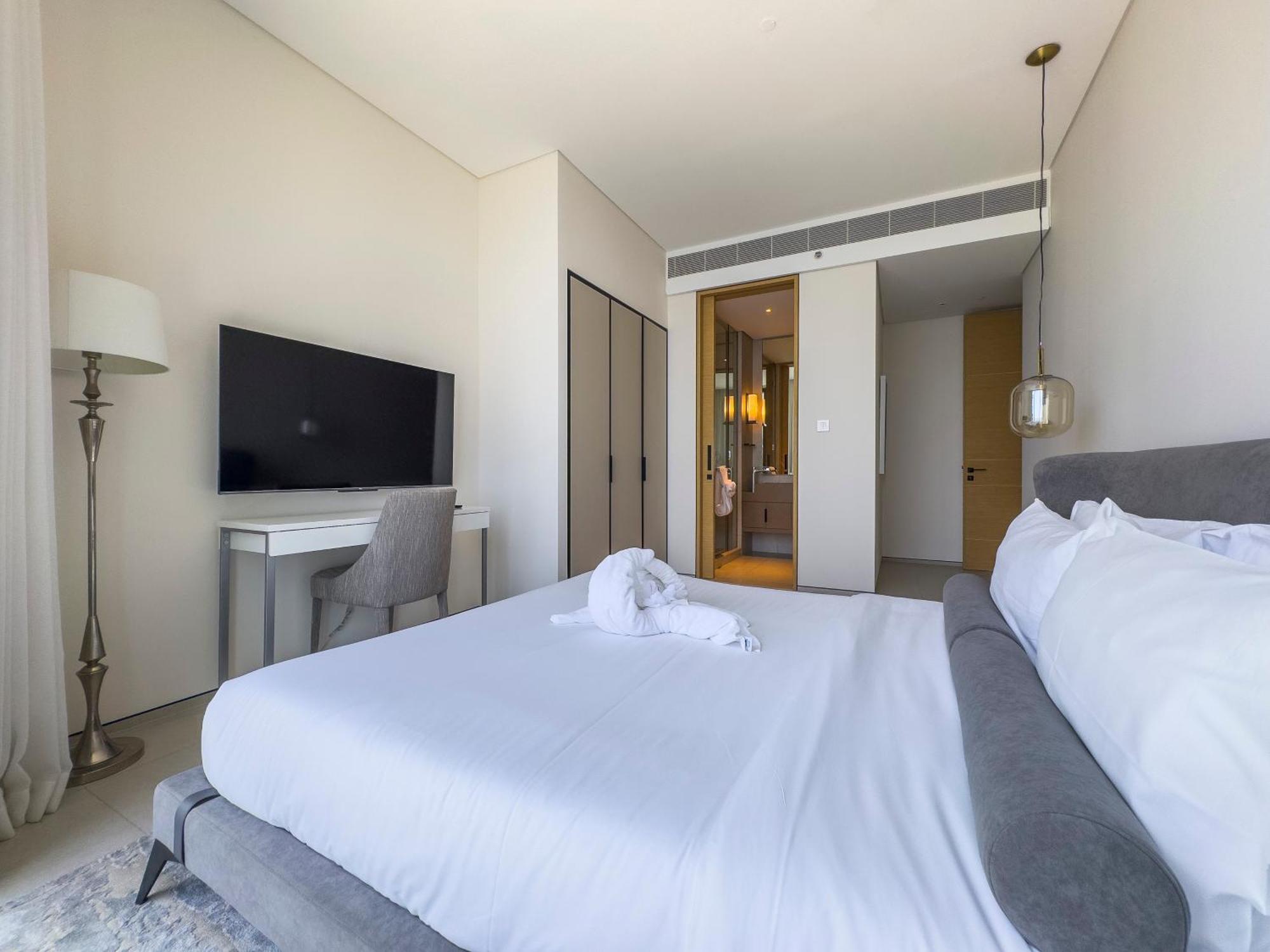 Apartment Address 2br Million Dollar View With Ps5 Byblck *