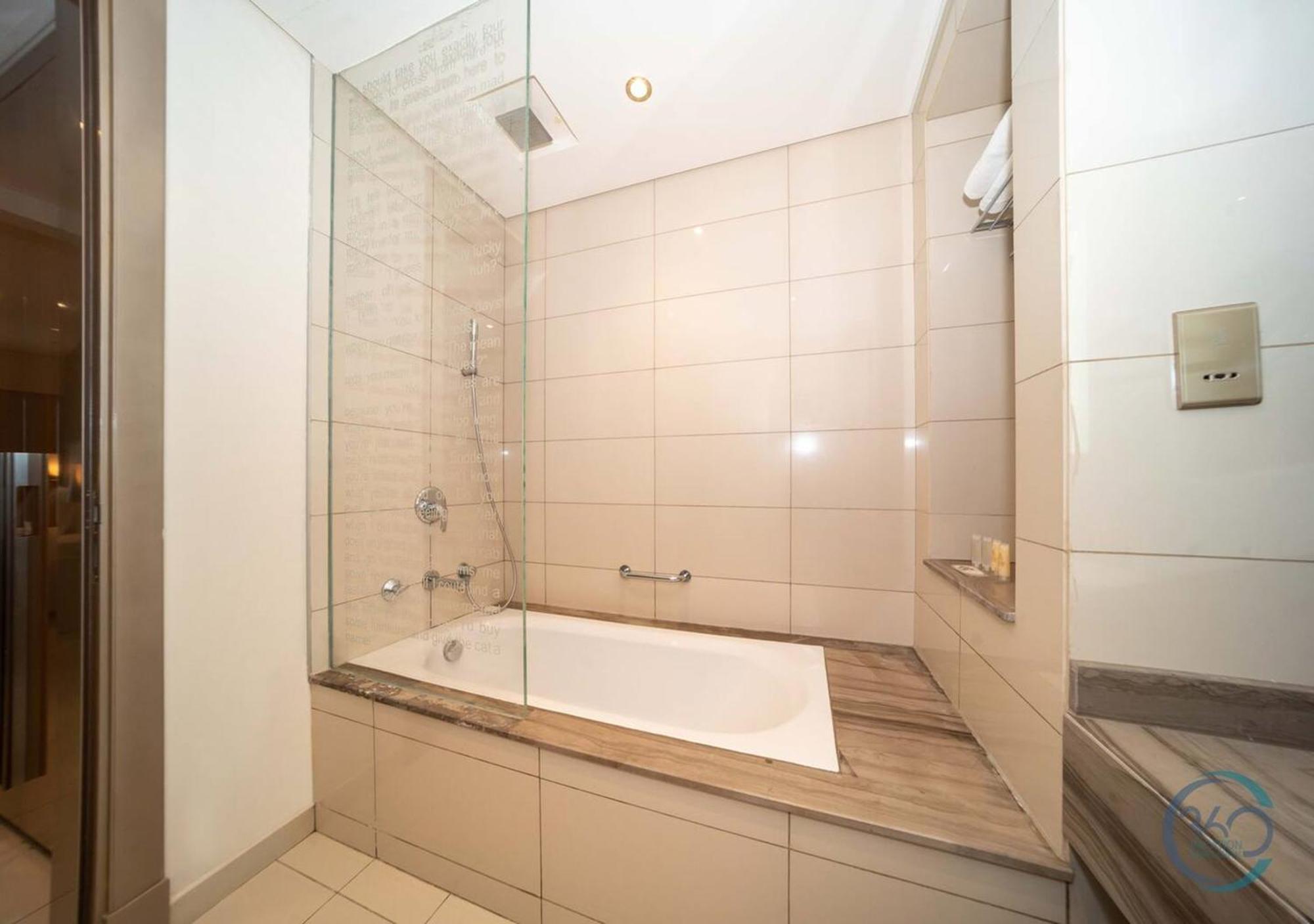 Spacious 1br In Damac Paramount Towers Bb Apartment *