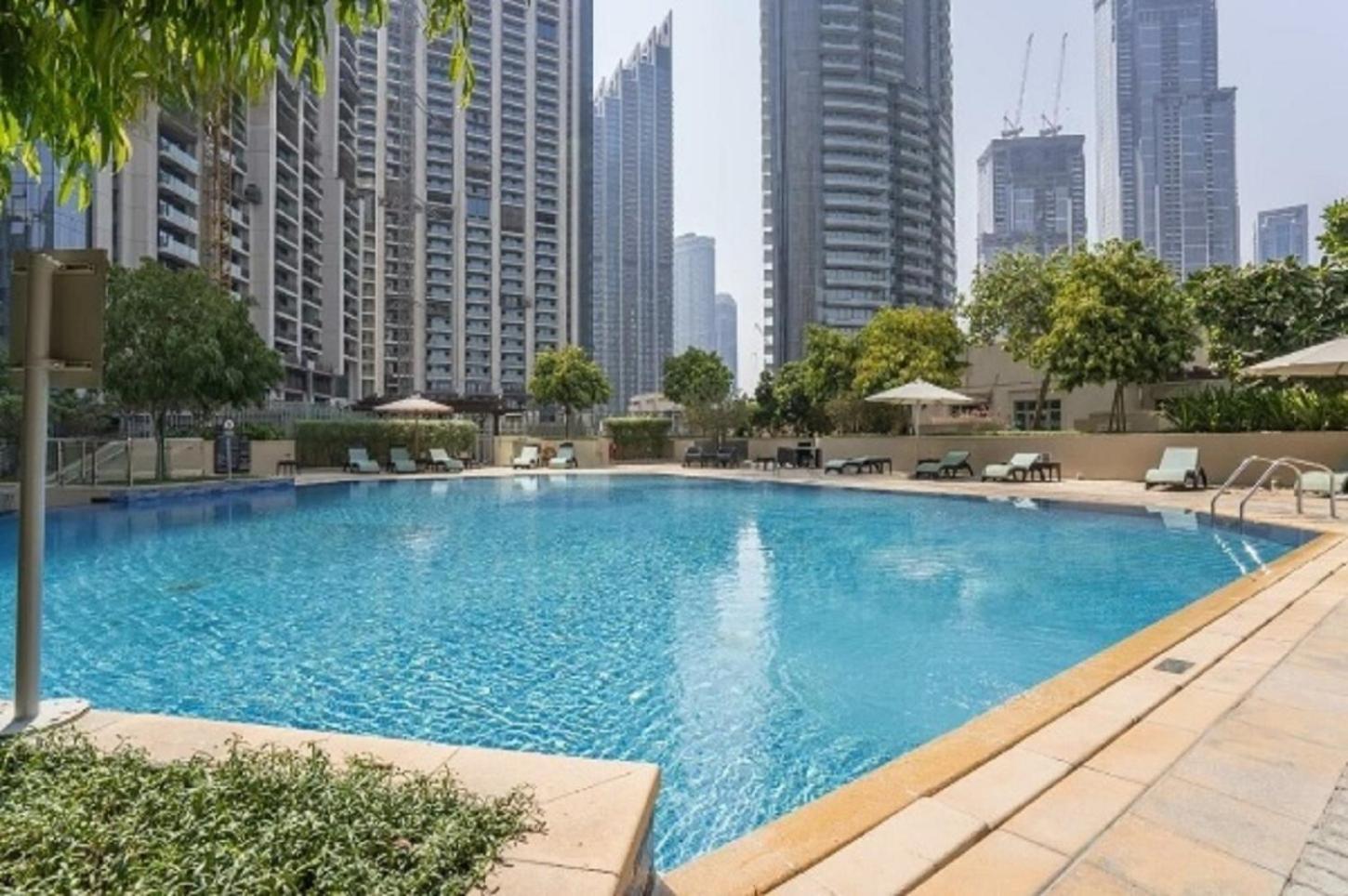 Daire Elegant Overlooking Mall Fountain. Dubai