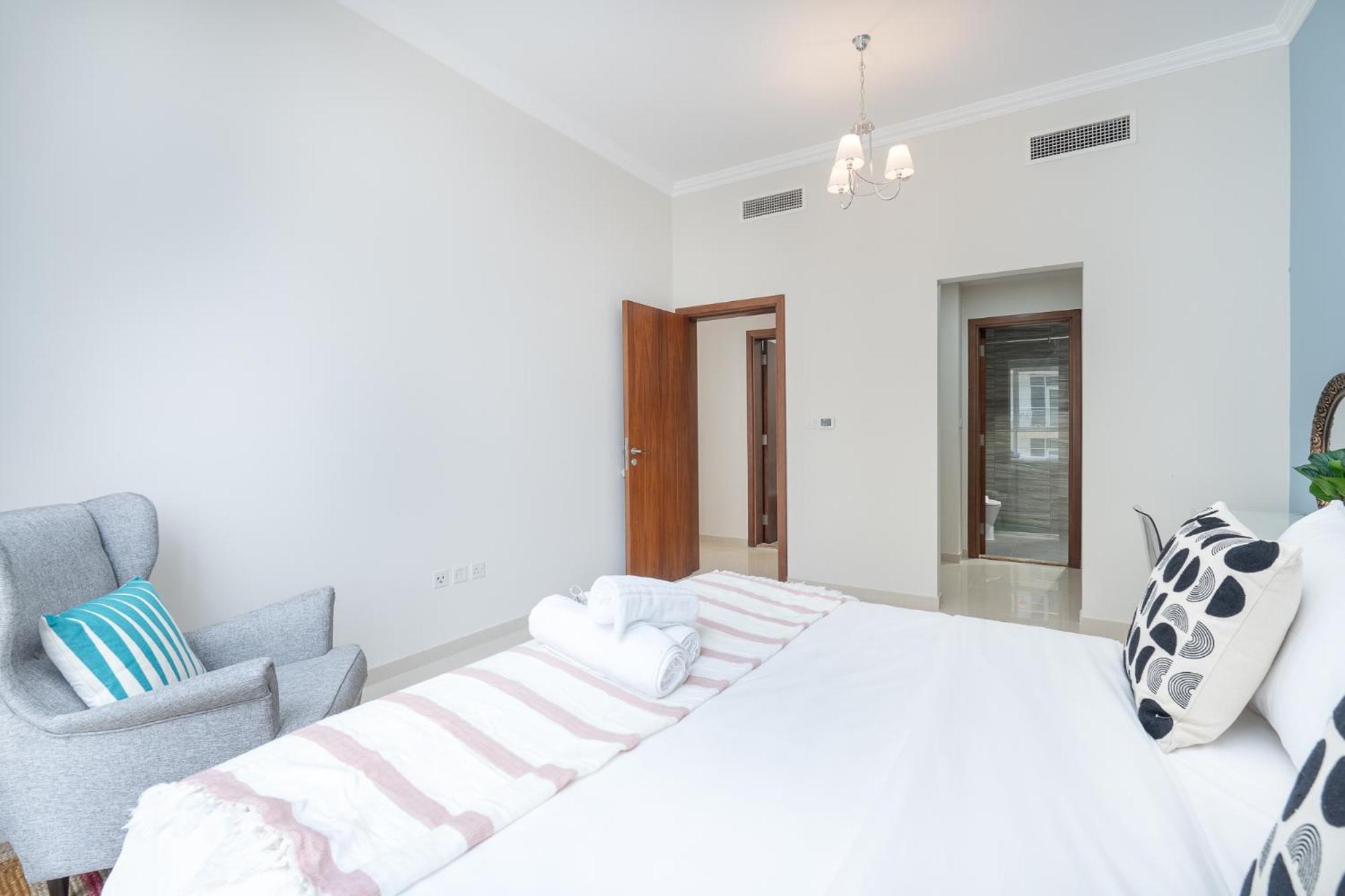 Heaven Crest Homes: Downtown Near Mall & Burj Khalifa Apartment