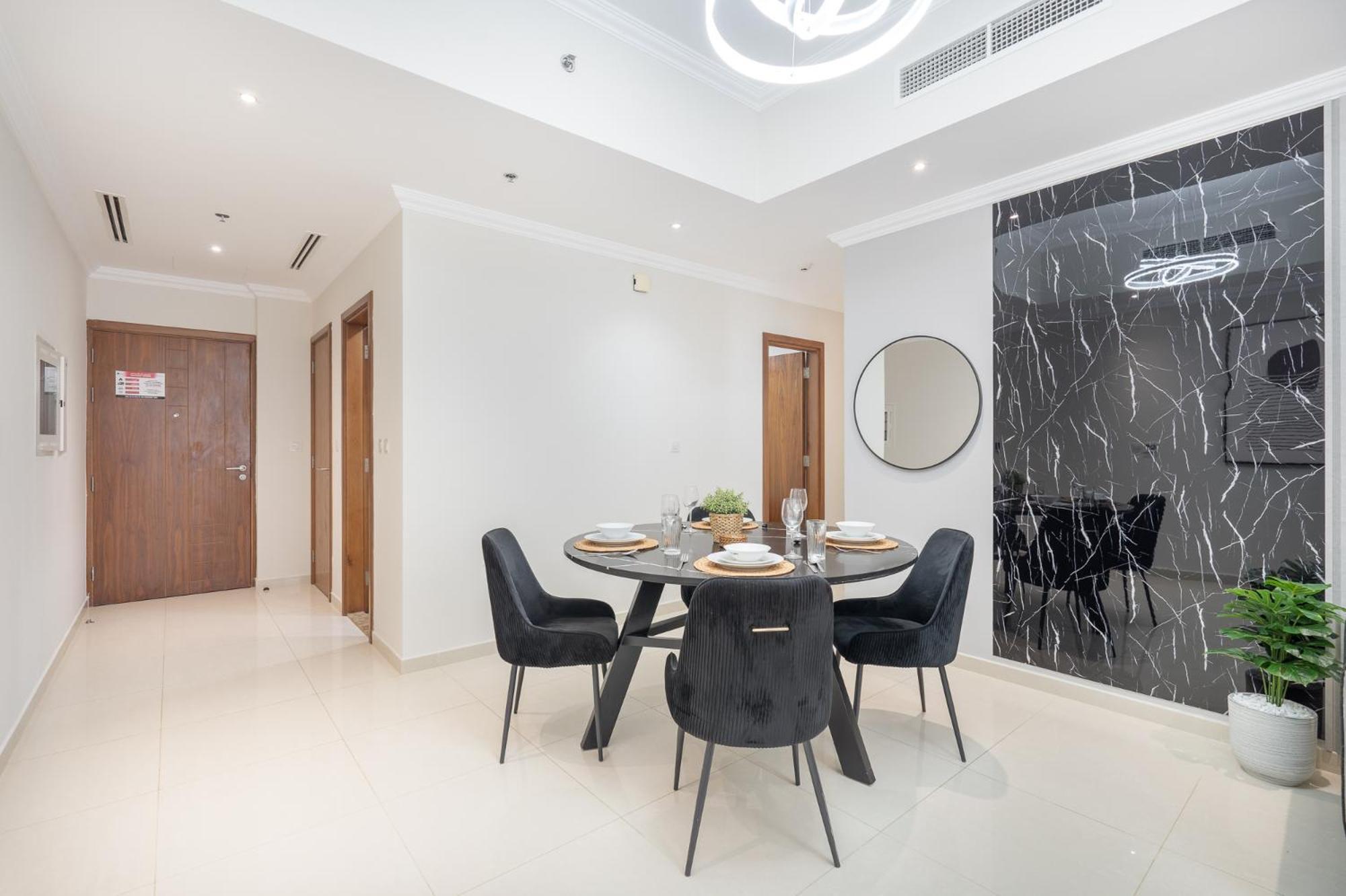 Heaven Crest Homes: Downtown Near Mall & Burj Khalifa Apartment