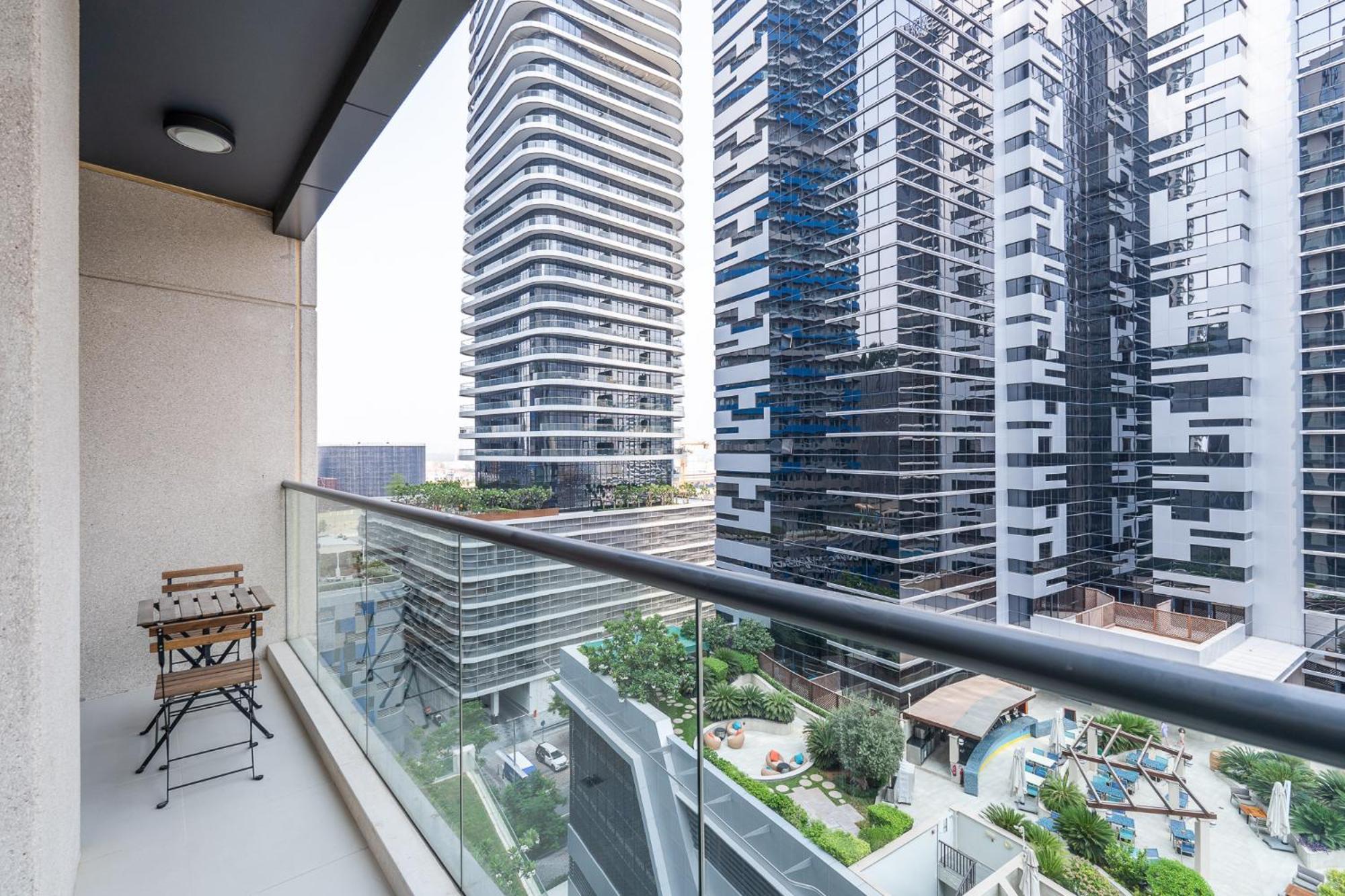 Heaven Crest Homes: Downtown Near Mall & Burj Khalifa *