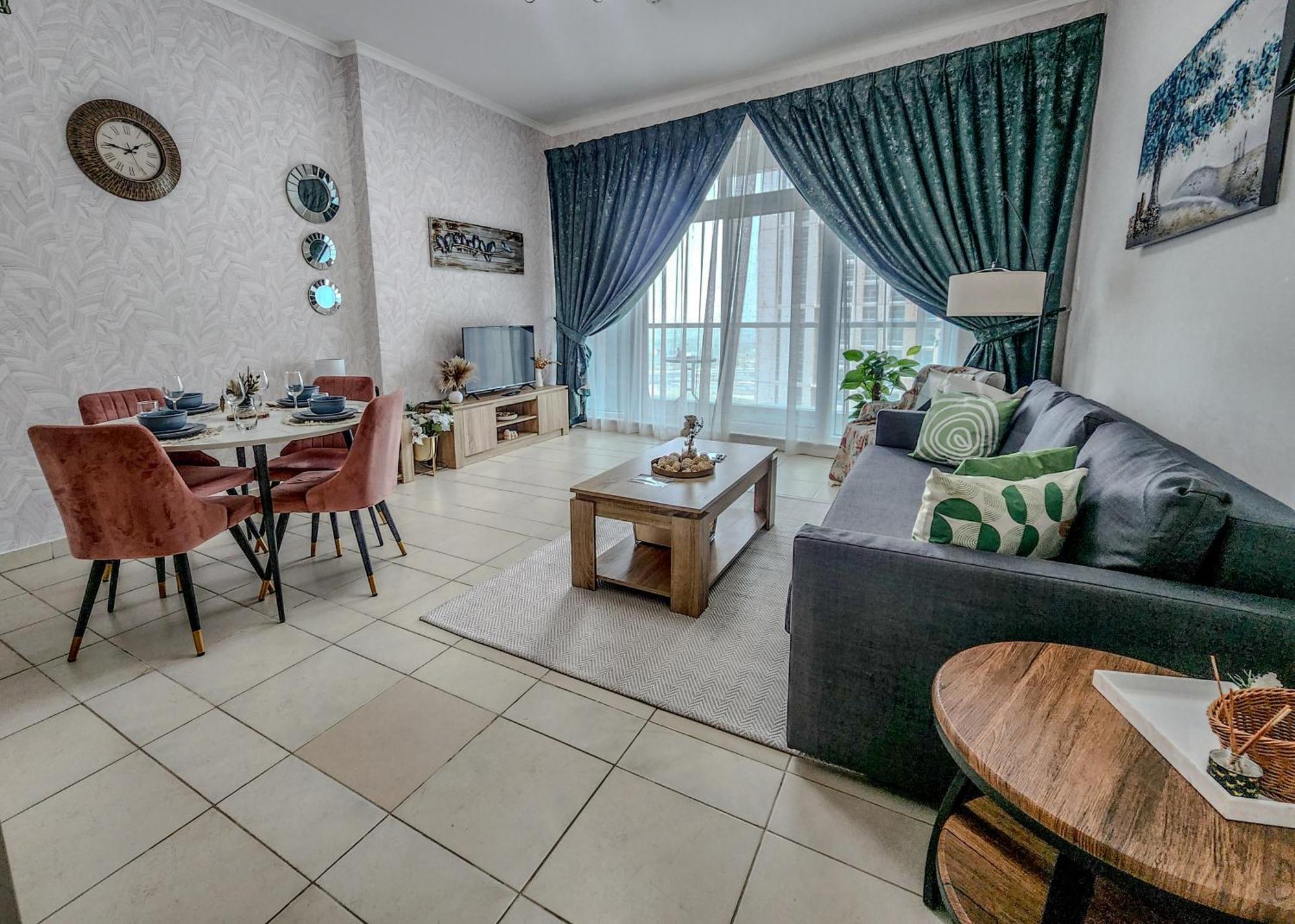 Stunning 1 Bedroom In Marina *