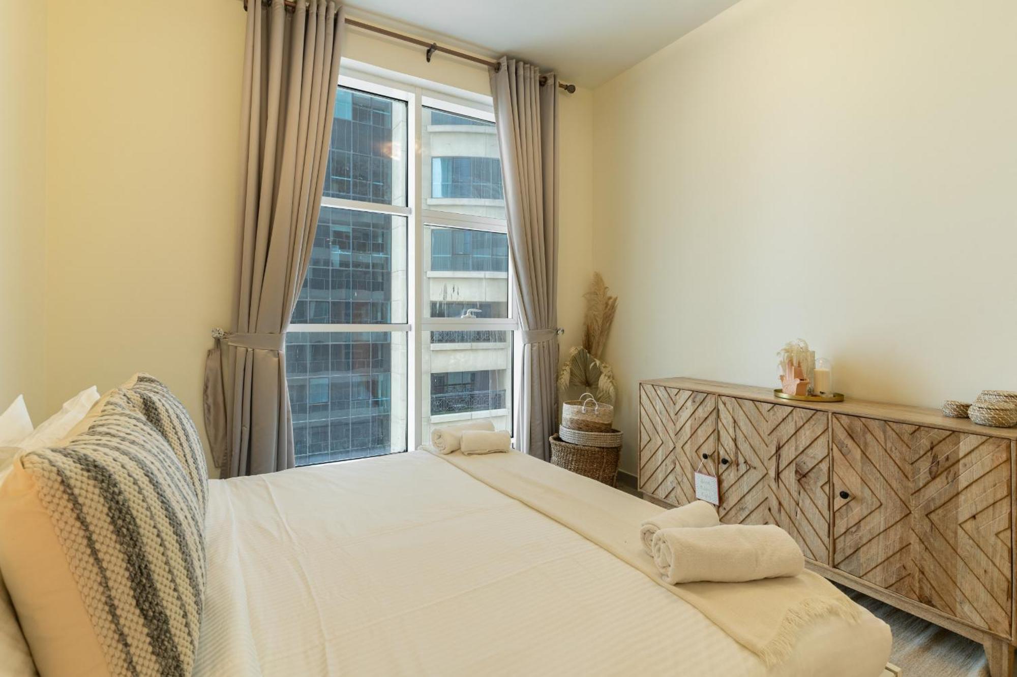 Marina Arcade,dubai Marina - 1br - Allsopp&allsopp * Dubai