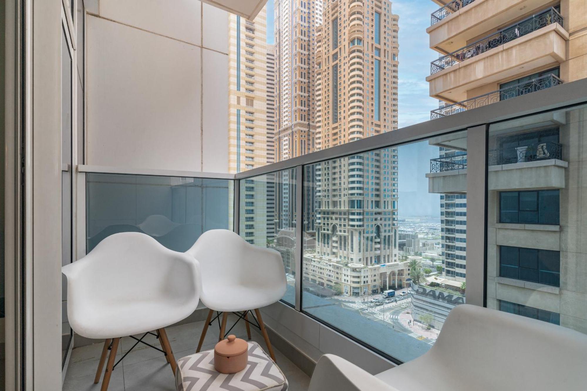 Marina Arcade,dubai Marina - 1br - Allsopp&allsopp