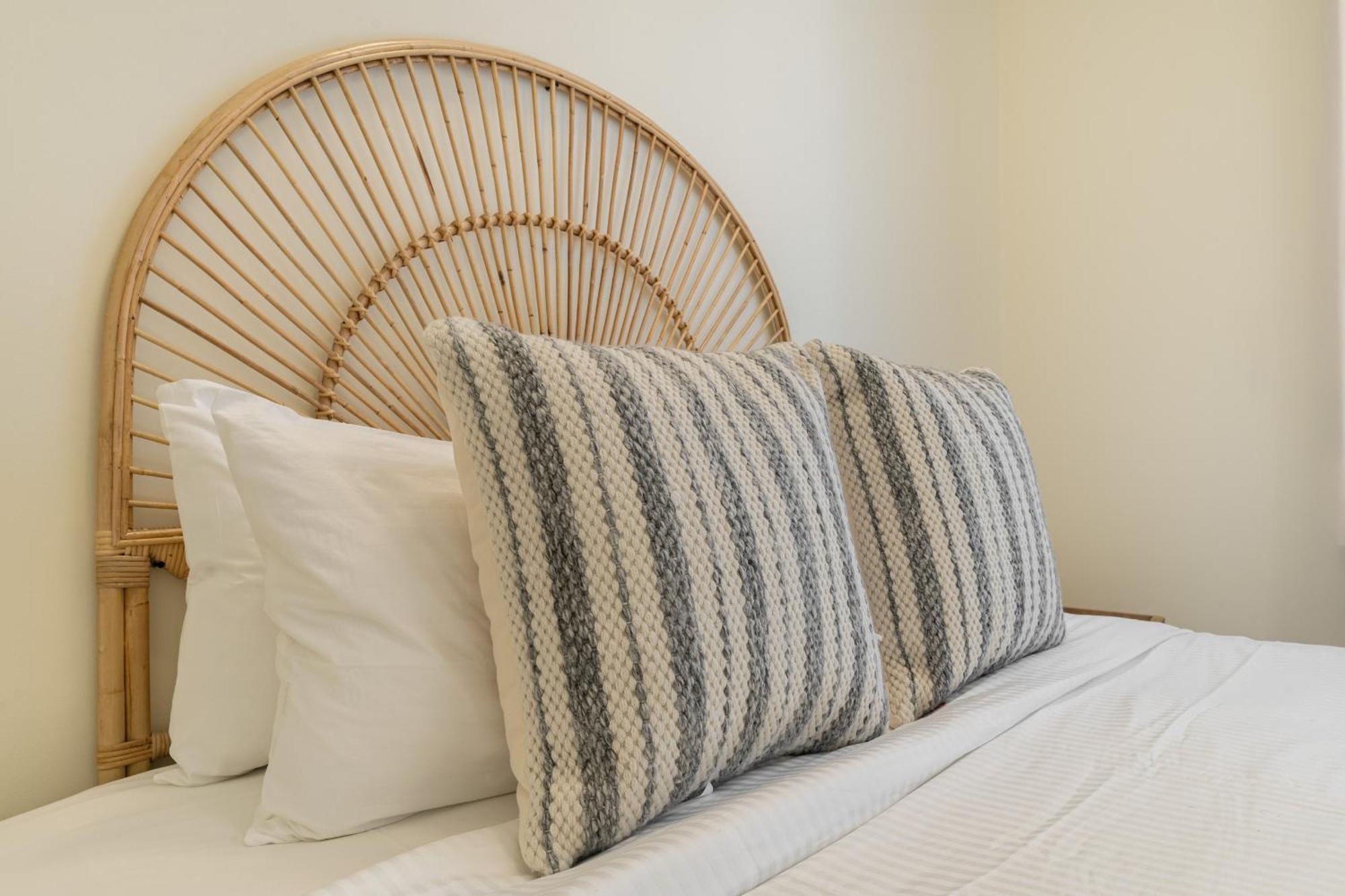 Apartment Marina Arcade,dubai Marina - 1br - Allsopp&allsopp *