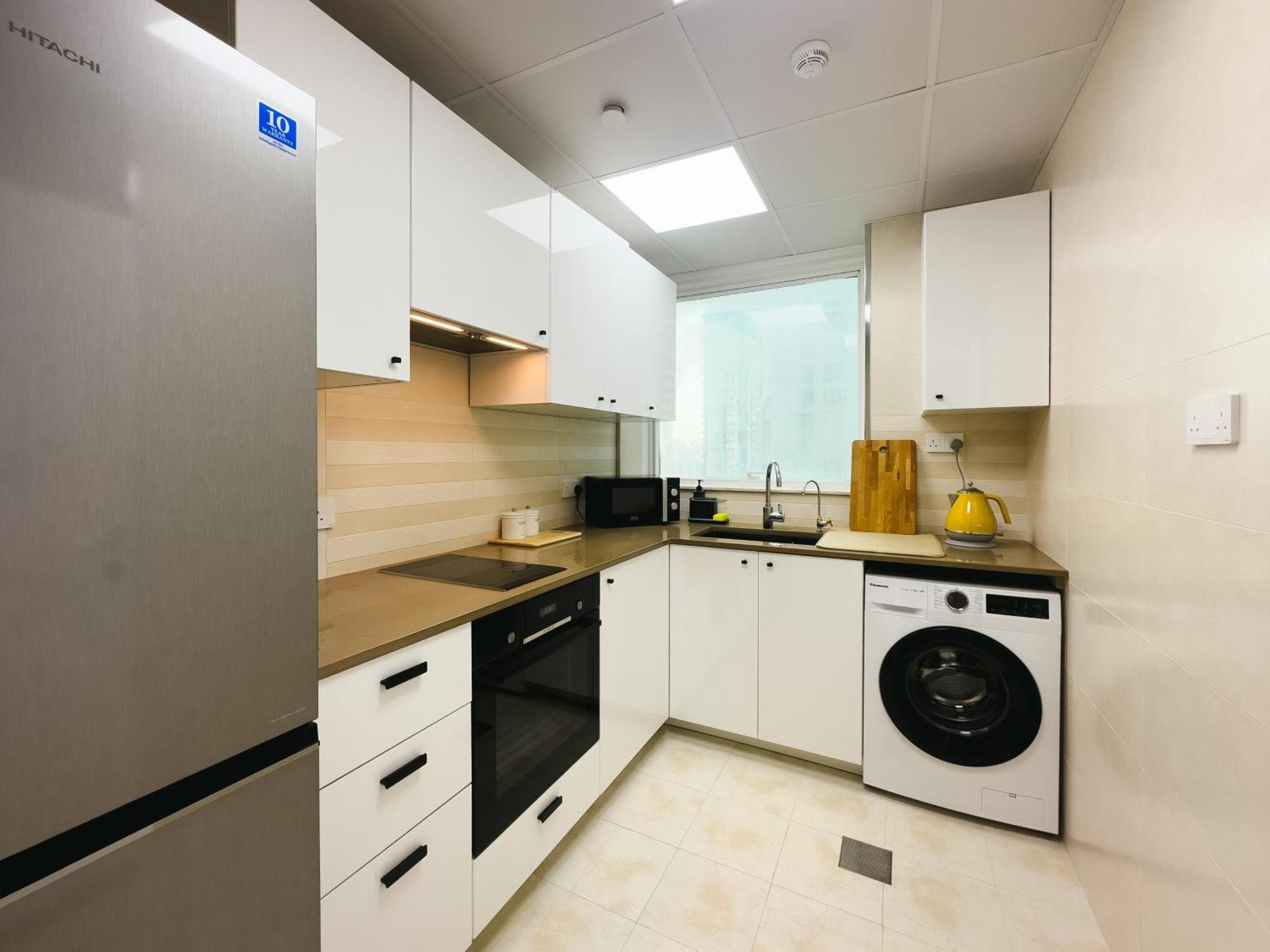 Escape 24 - Brand New & Luxury 1br High Floor Marina Pinnacle - Marina Harbour Views Apartment *