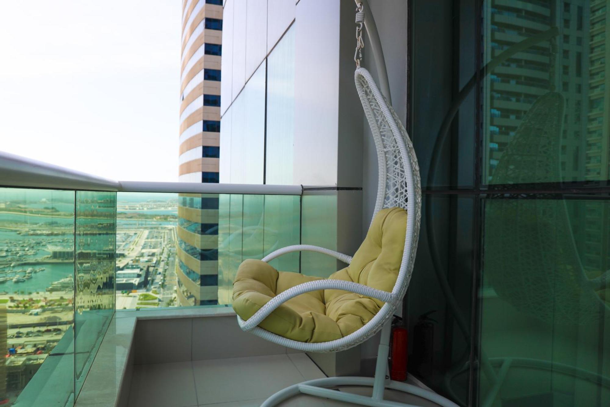 Escape 24 - Brand New & Luxury 1br High Floor Marina Pinnacle - Marina Harbour Views Apartment Dubai