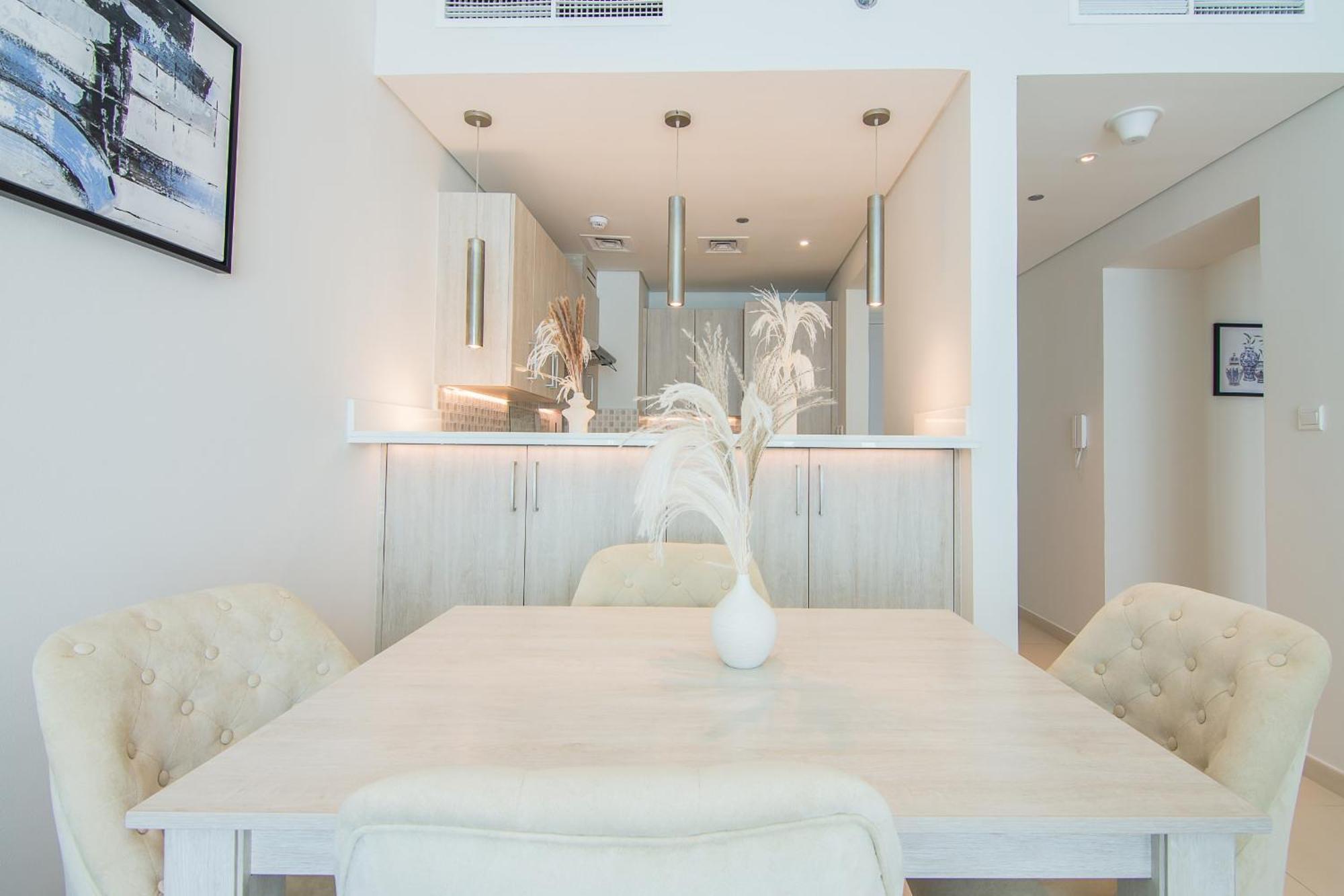Seven Palm- Sophisticated 2br Apartment