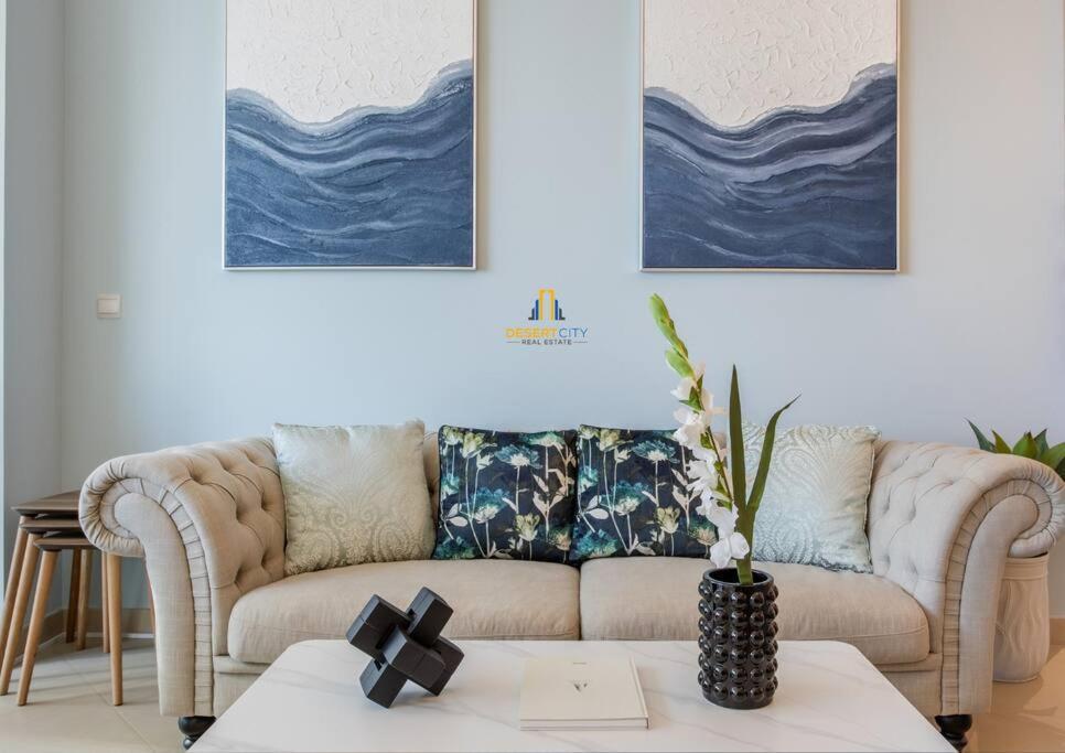 Luxurious 2 Bed Next To Burj Khalifa, Hosted By Desert Apartment *