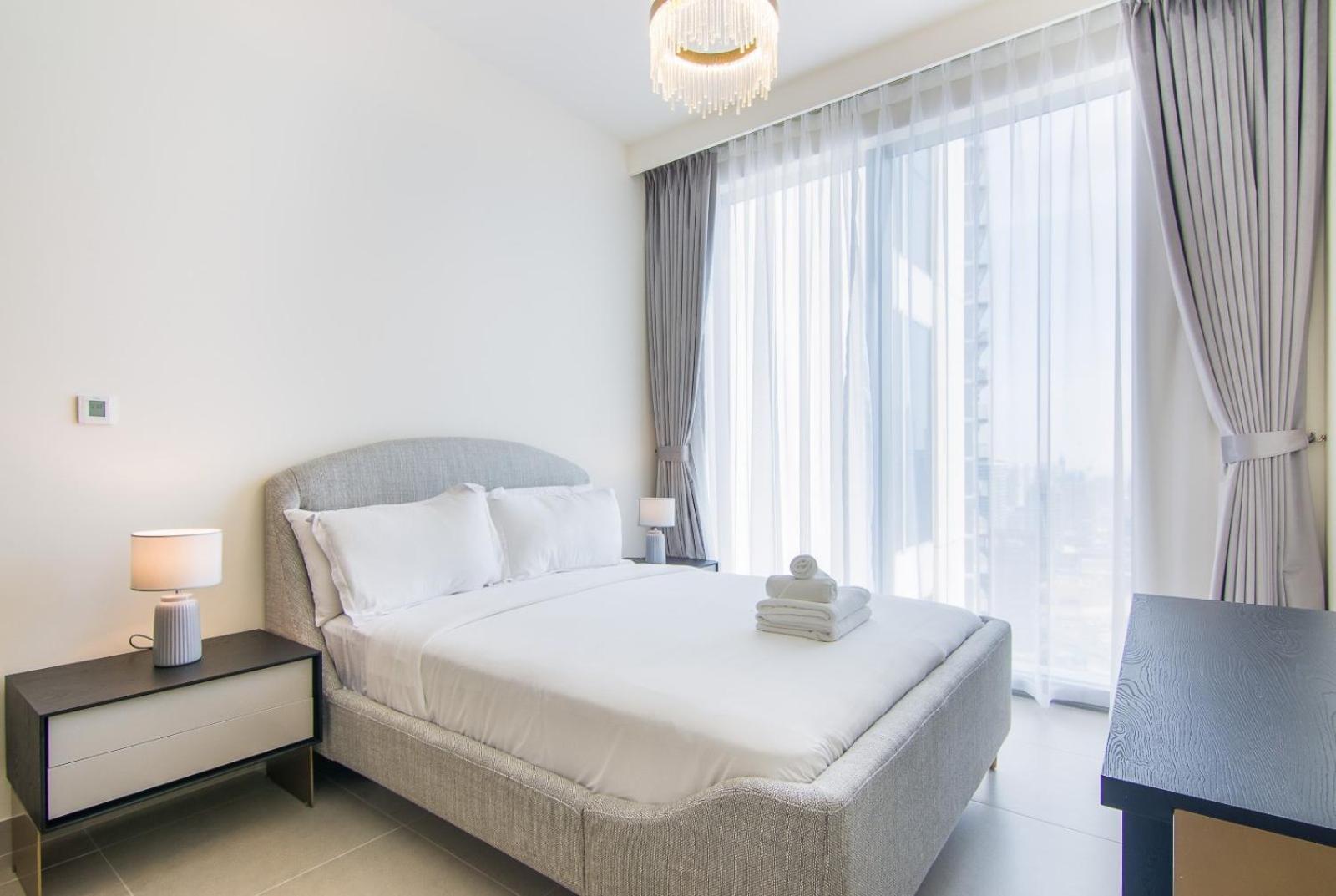 Forte, Downtown- Elegant 1-br Apartment Dubai