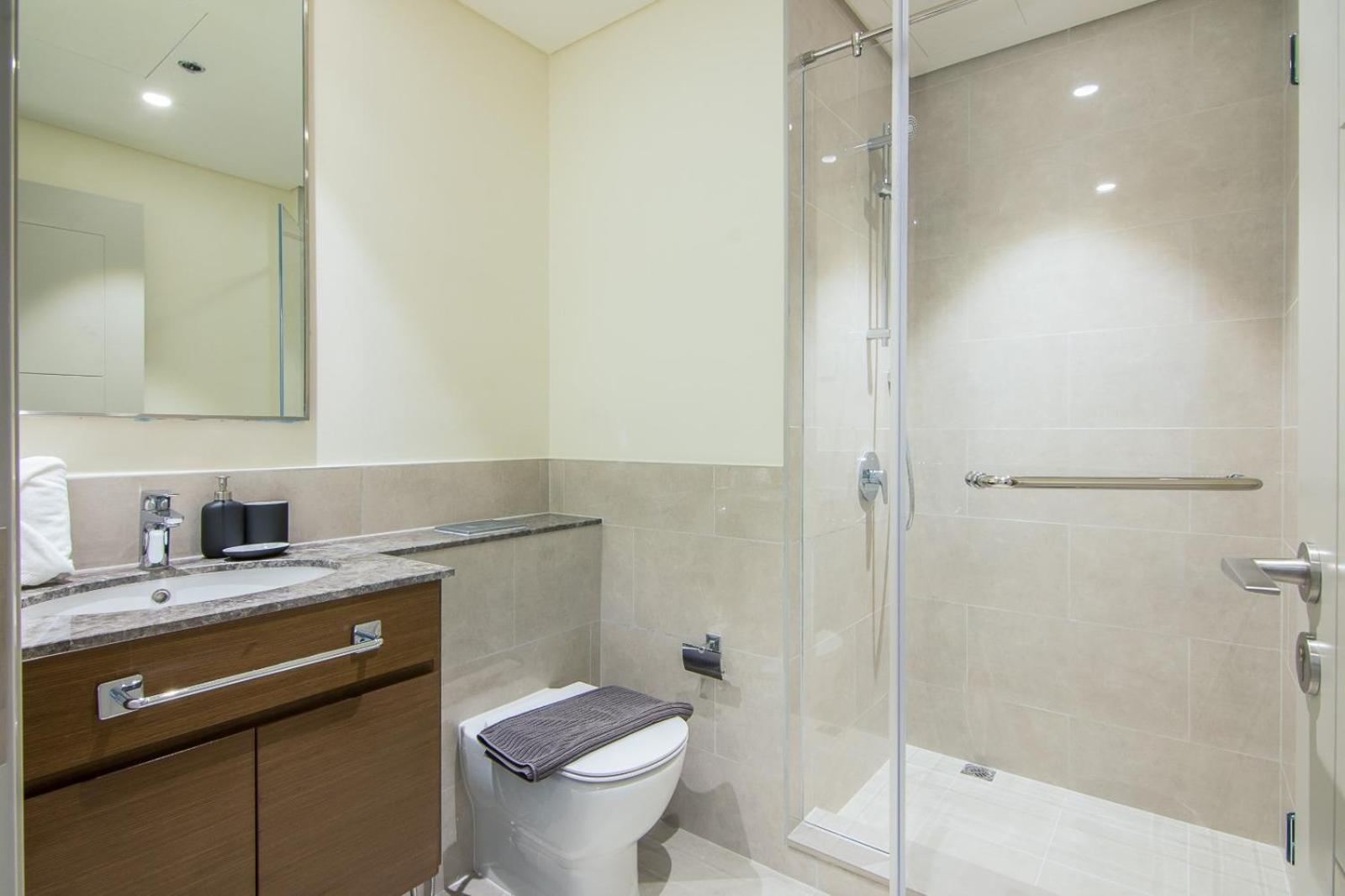 Apartment Forte, Downtown- Elegant 1-br Dubai