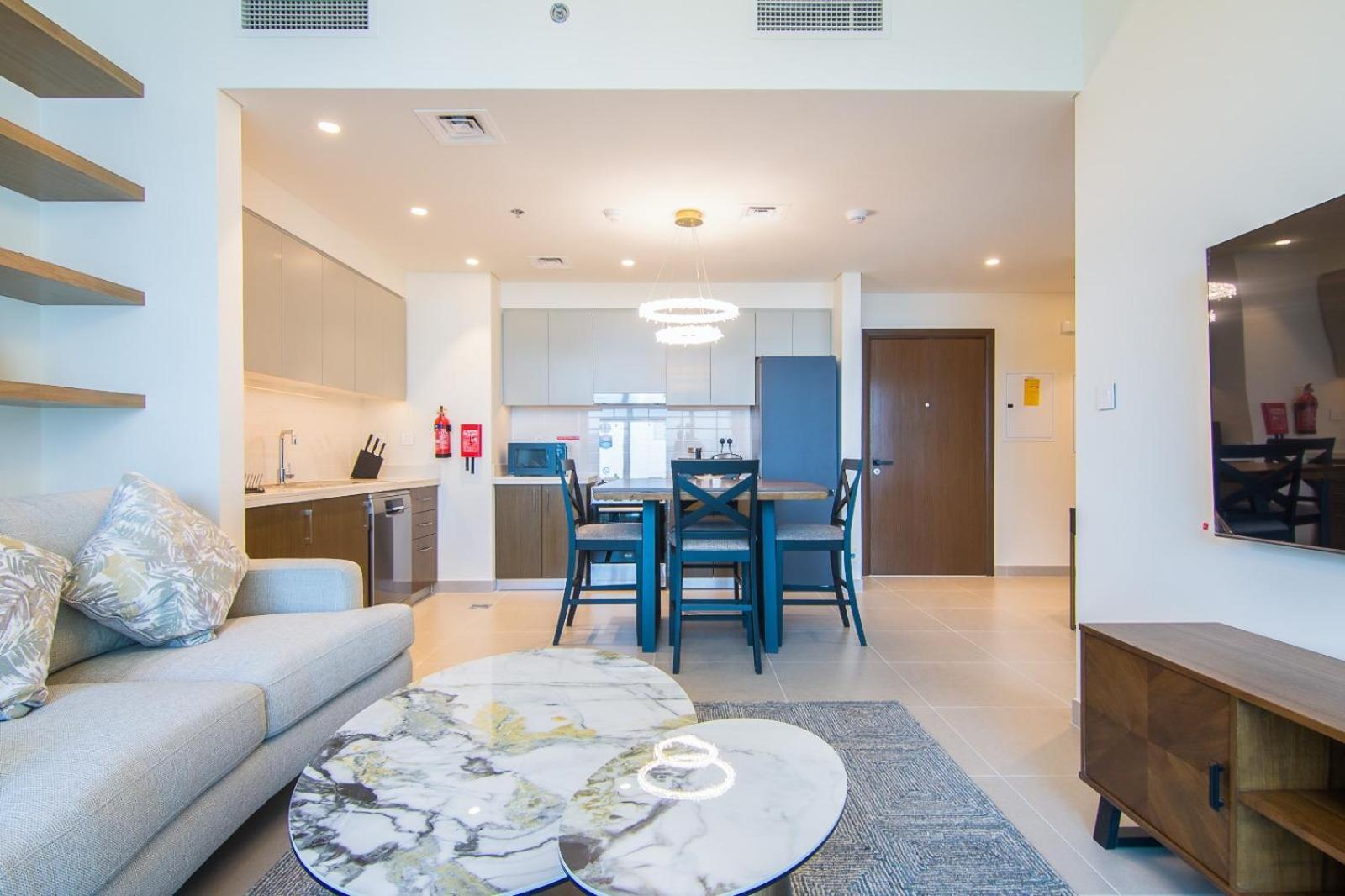 Forte, Downtown- Elegant 1-br Apartment Dubai