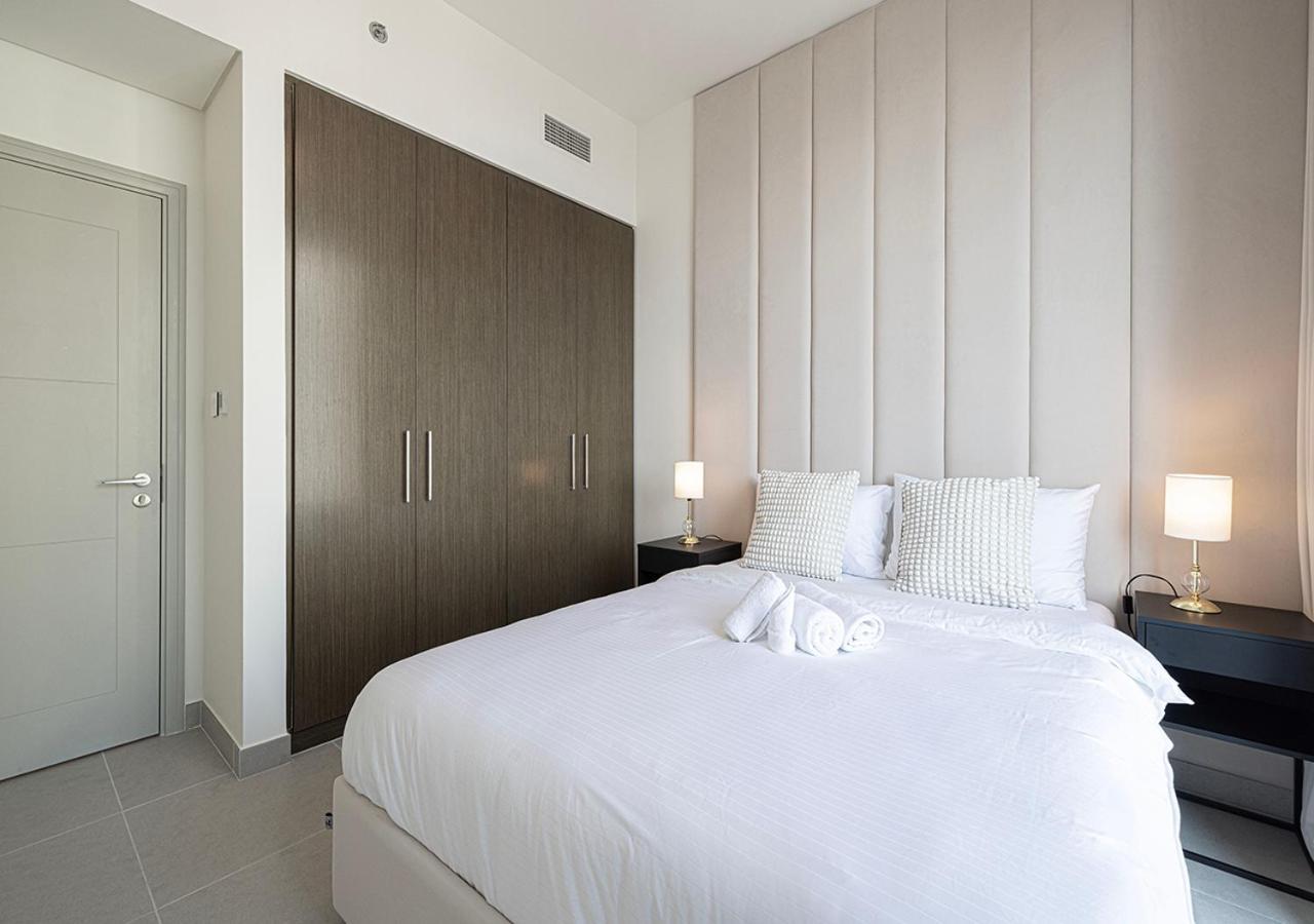 Luxury 4br In Downtown With Burj & Fountain Views Dubai
