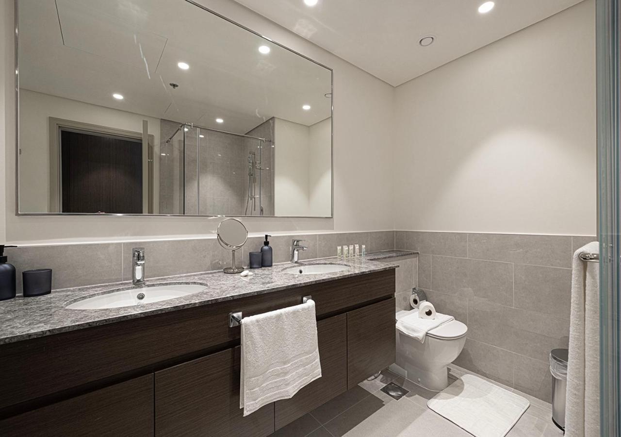 Luxury 4br In Downtown With Burj & Fountain Views Dubai