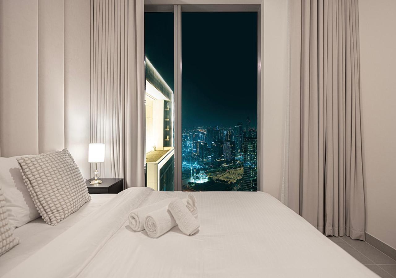 Luxury 4br In Downtown With Burj & Fountain Views Dubai