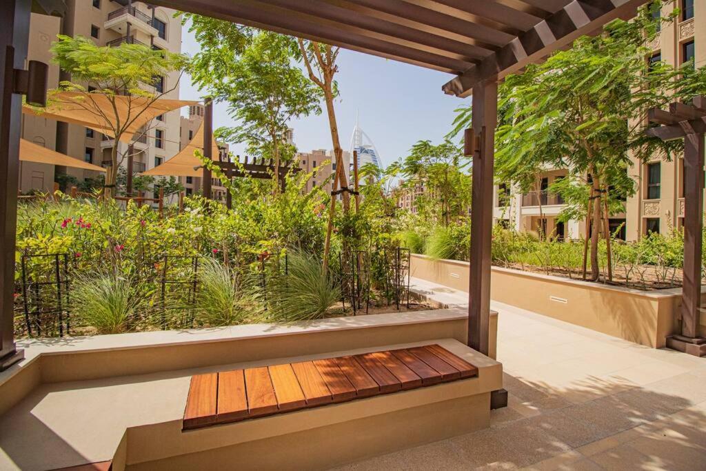Stunning 2br In Lamtara Mjl Burj View 512 *