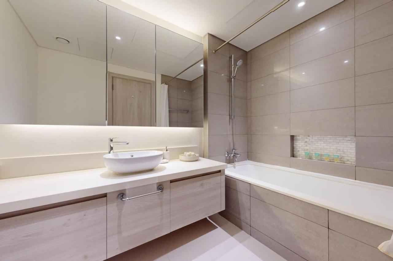 The Cove 2 - Fresh One Bed In Creek Harbour Apartment *