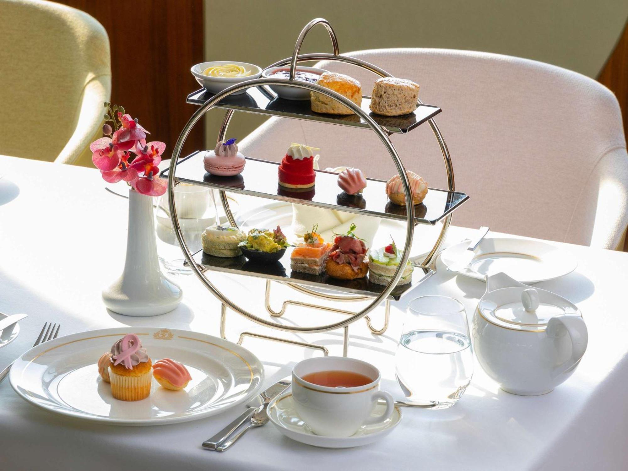 Queen Elizabeth 2 Hotel Dubai