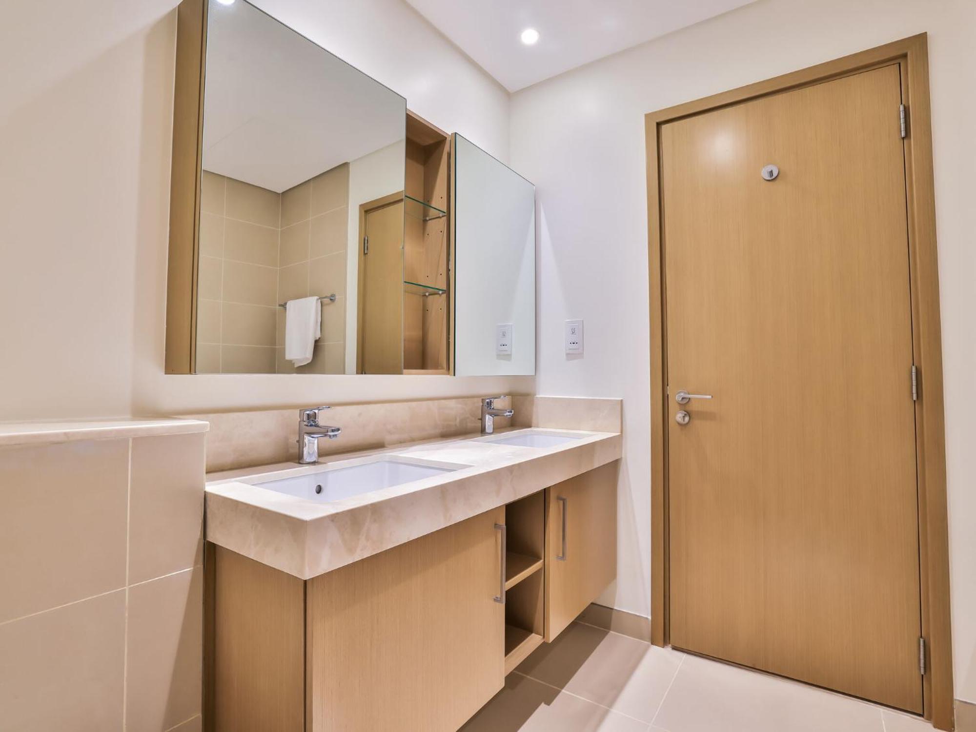 Apartment Luxurious Marina Views Pool Gym By Sojo Dubai