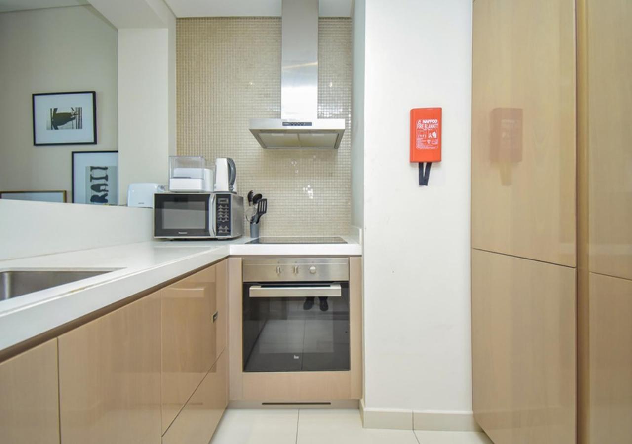Apartment Spacious 1br In Damac Paramount Towers Bb