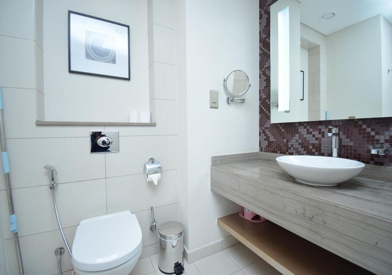 Spacious 1br In Damac Paramount Towers Bb Apartment *