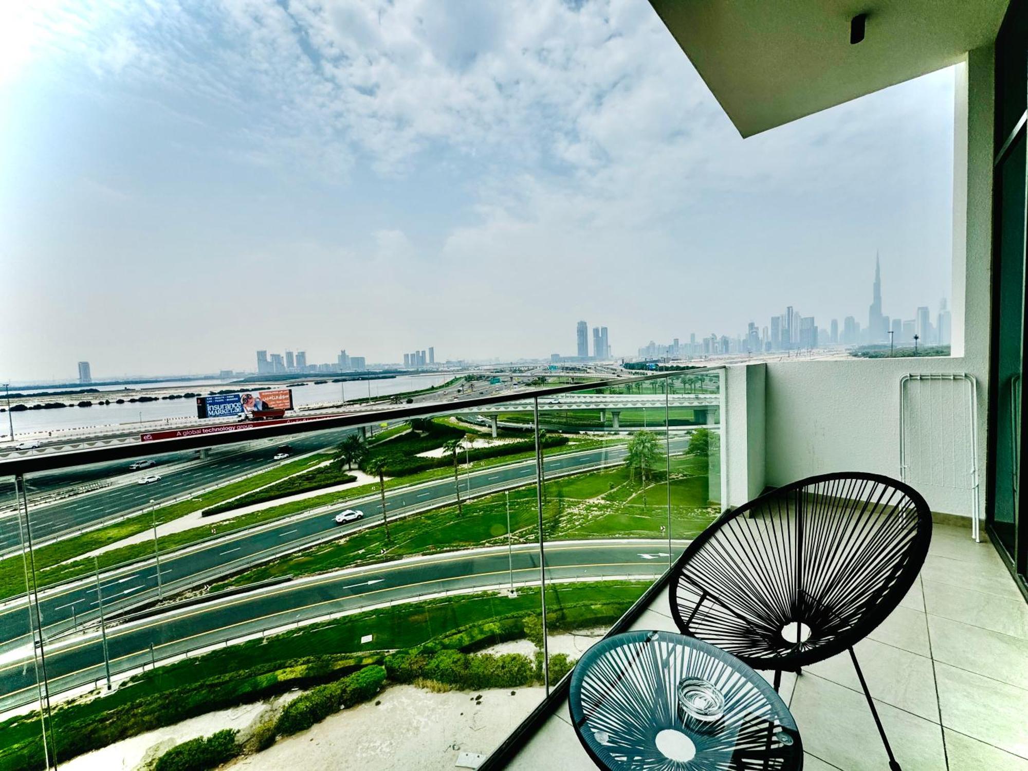 Venduras - Skyline View Farhad Azizi Al Jaddaf Apartment *