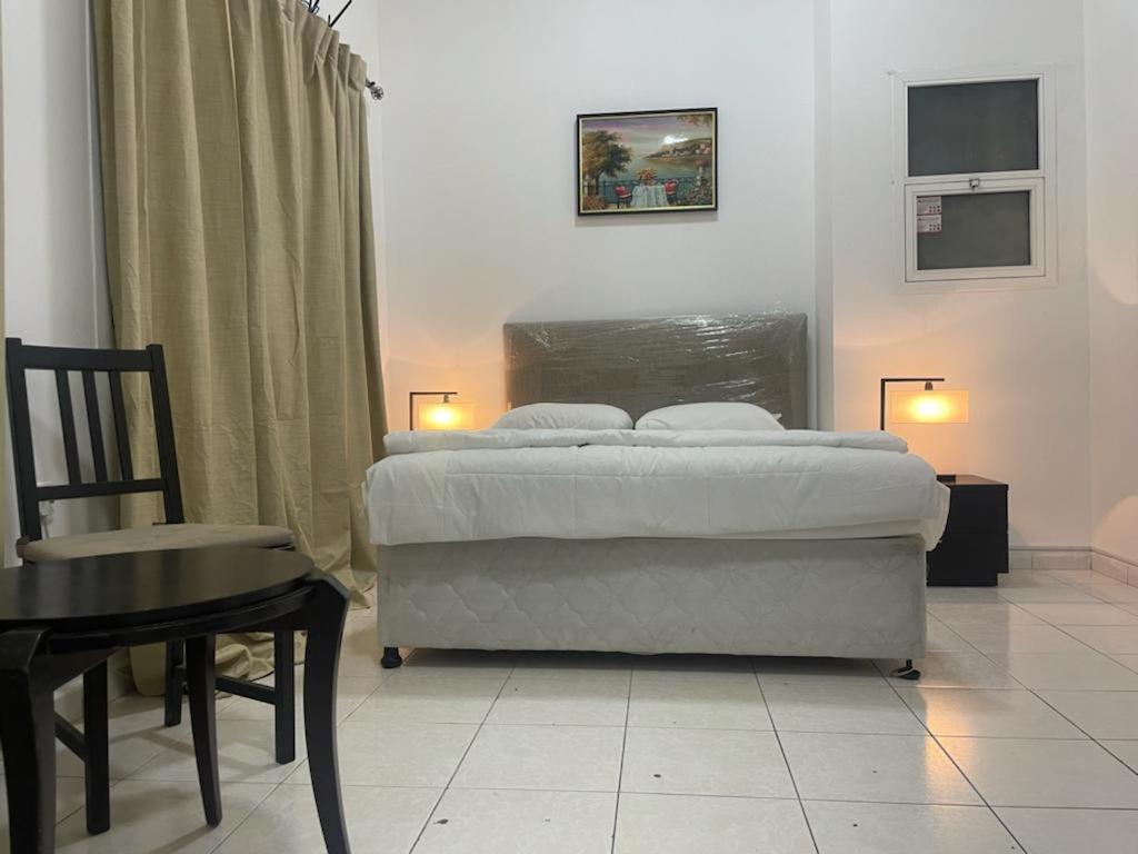 Topstay Boys & Furnished Holiday * Dubai