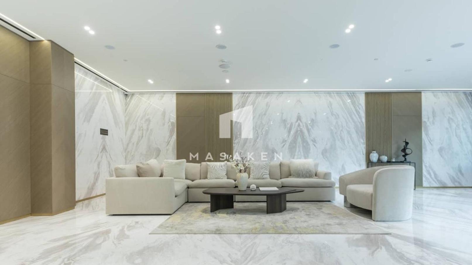 Spacious 1 Bedroom In Jvc W Balcony & Pool View
