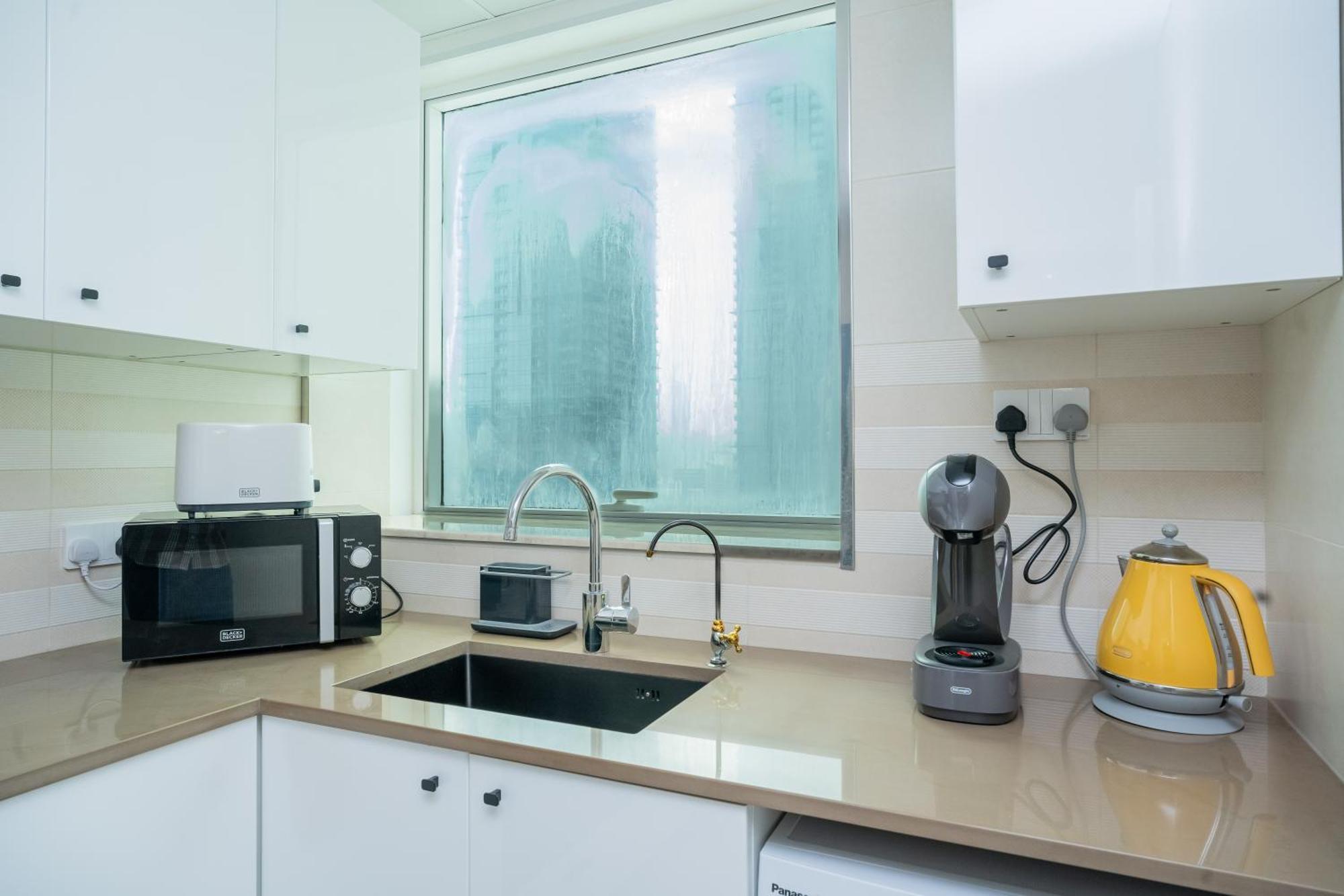 Apartment Escape 24 - Brand New & Luxury 1br High Floor Marina Pinnacle - Marina Harbour Views *